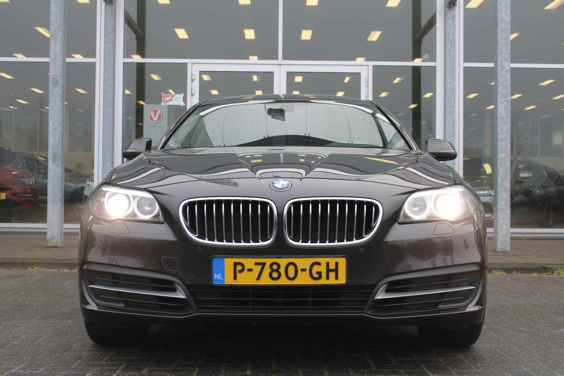 BMW 5 Serie 518d Corporate Lease High Executive | Afn. Trekhaak | Schuifdak | Verw. Voorstoelen | Parkeersensoren V+A - 4/70