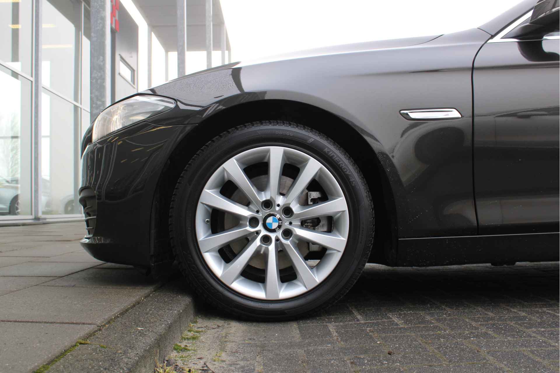 BMW 5 Serie 518d Corporate Lease High Executive | Afn. Trekhaak | Schuifdak | Verw. Voorstoelen | Parkeersensoren V+A - 56/70