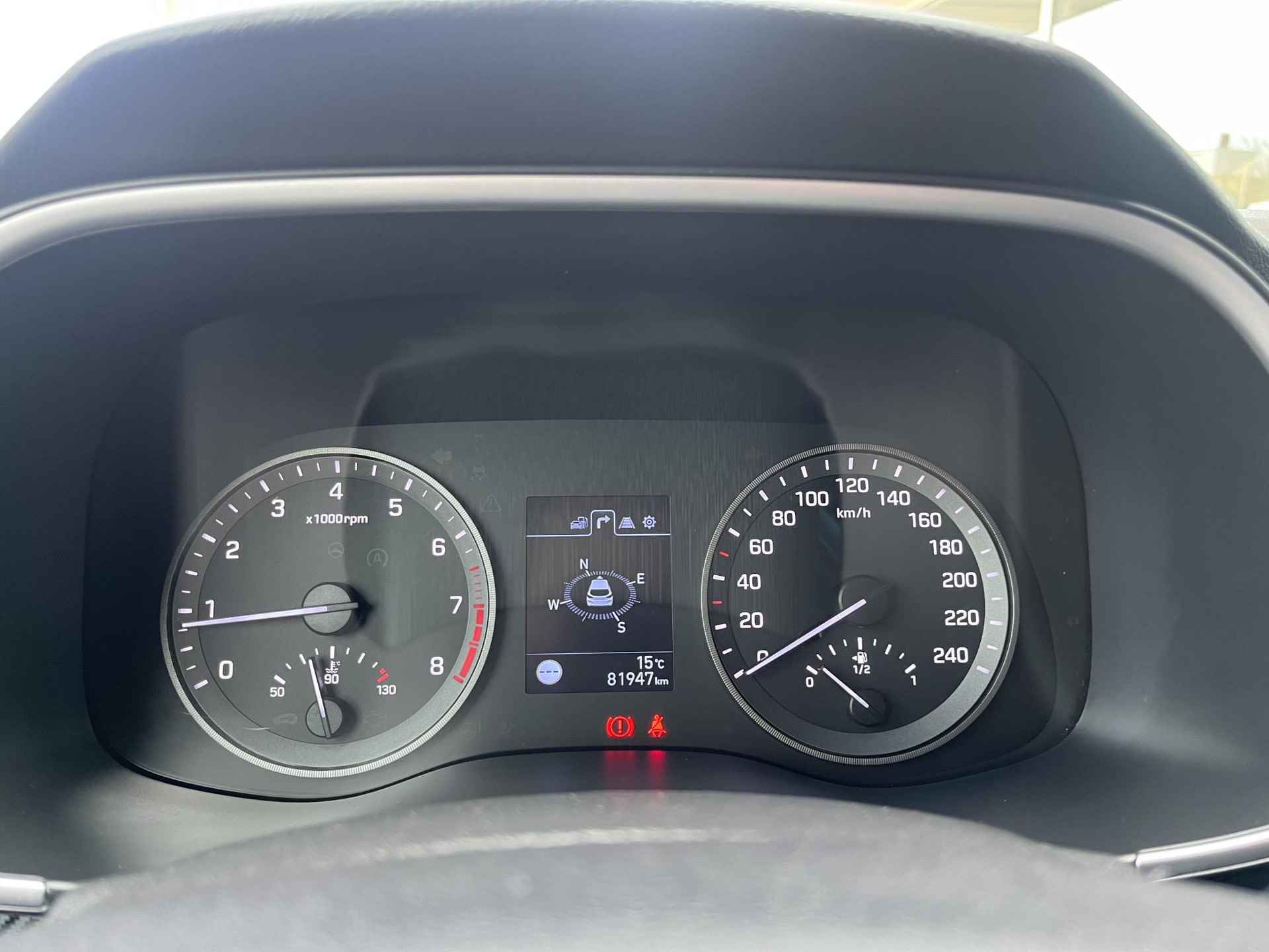 Hyundai Tucson 1.6 GDI Comfort | Navigatie | Cruise Control | Climate Control | Parkeersensoren | Parkeercamera | 36Mnd. Garantie | Rijklaar! | - 16/29