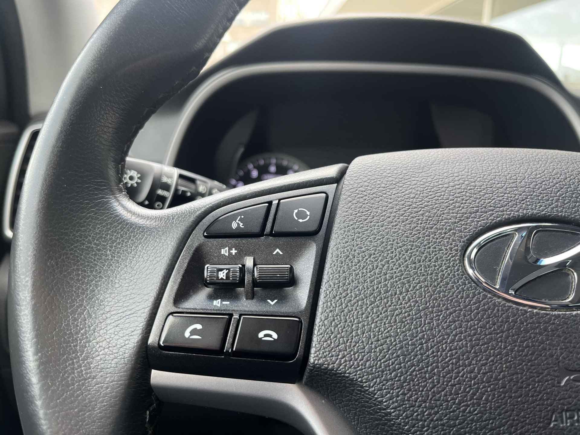Hyundai Tucson 1.6 GDI Comfort | Navigatie | Cruise Control | Climate Control | Parkeersensoren | Parkeercamera | 36Mnd. Garantie | Rijklaar! | - 17/29