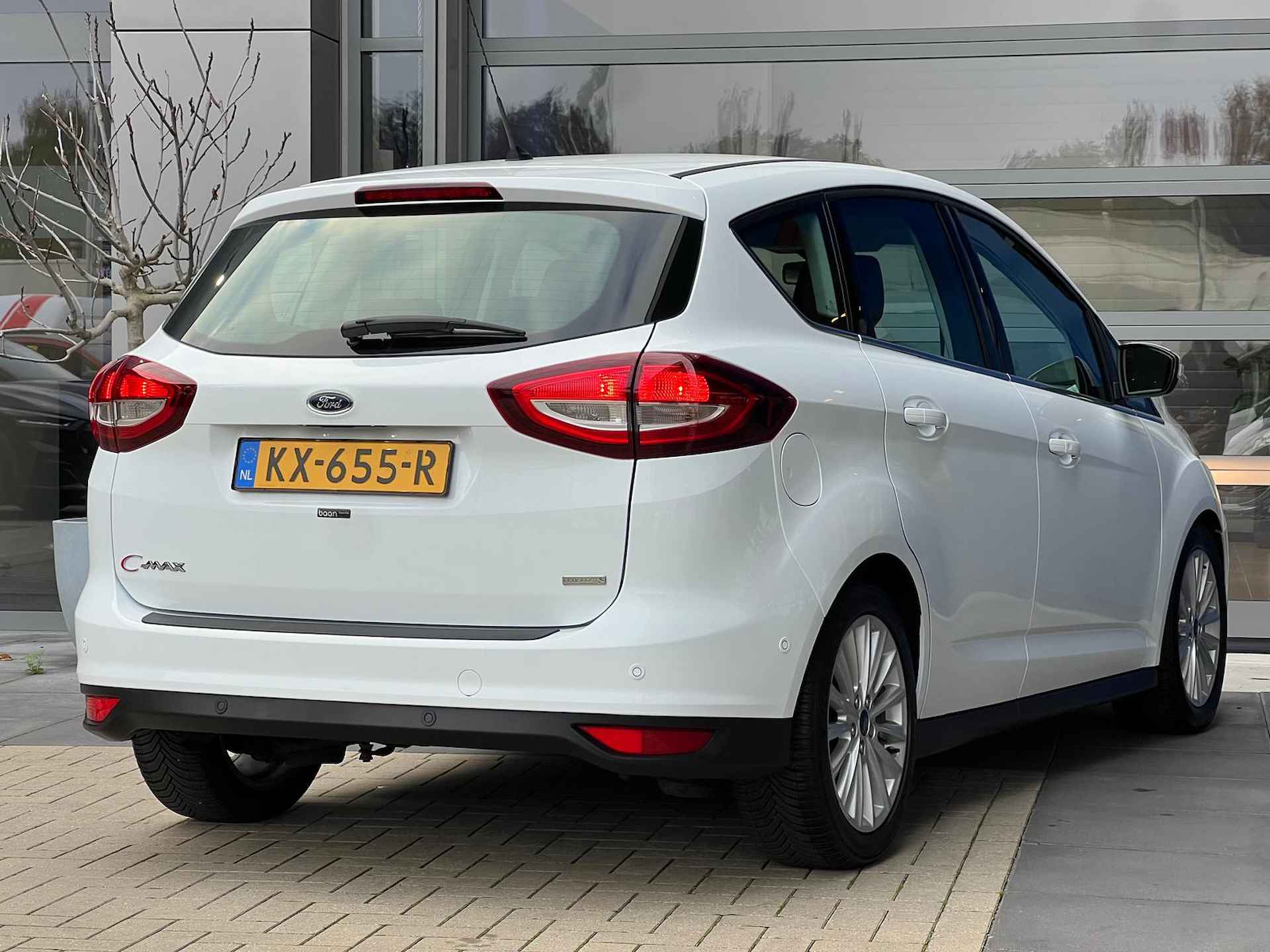 Ford C-MAX 1.0 Titanium | Navigatie | Apple Carplay | Keyless | Verw. voorruit | PDC rondom | Cruise C. | Climate C. - 4/35