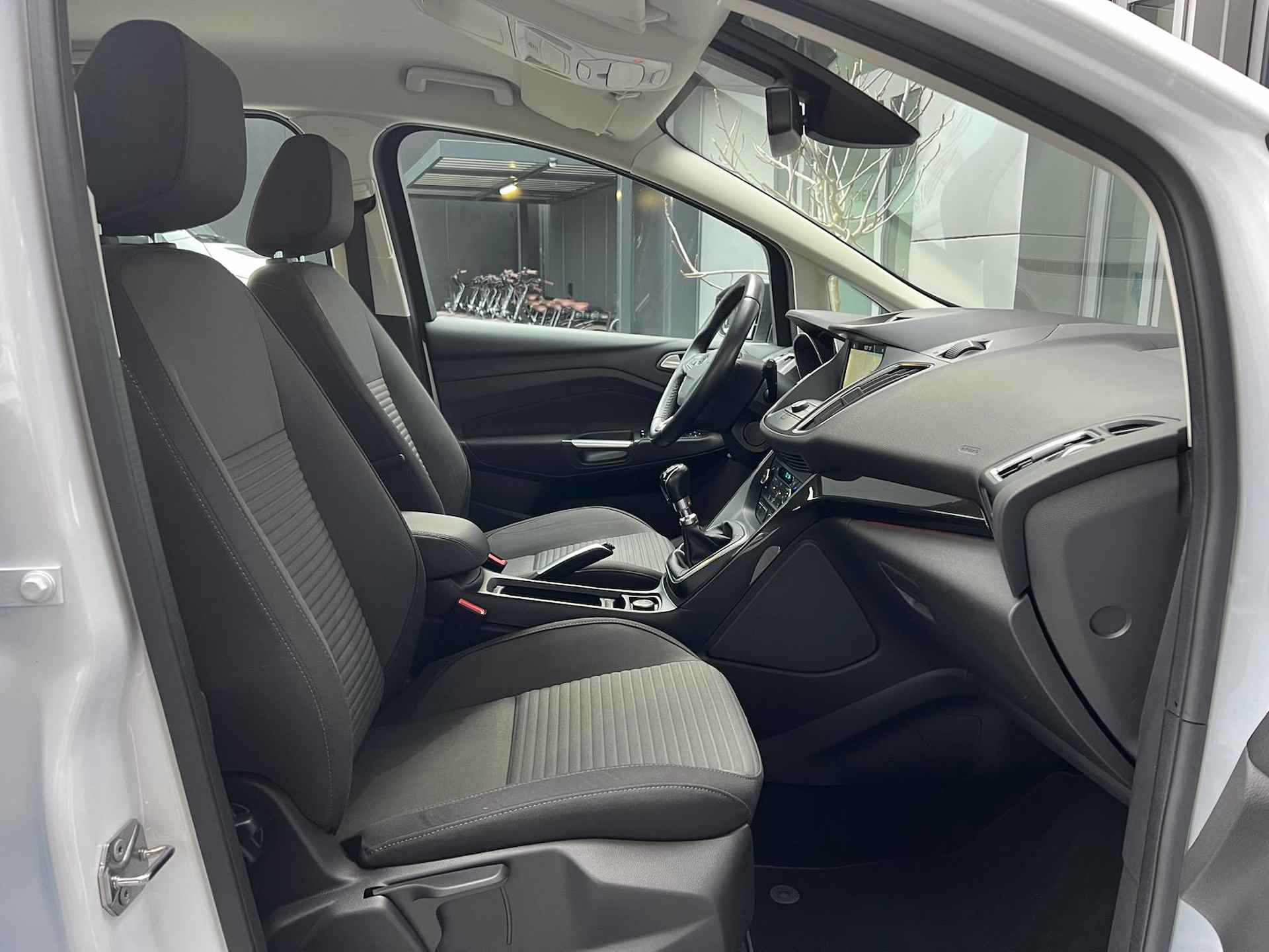 Ford C-MAX 1.0 Titanium | Navigatie | Apple Carplay | Keyless | Verw. voorruit | PDC rondom | Cruise C. | Climate C. - 16/35