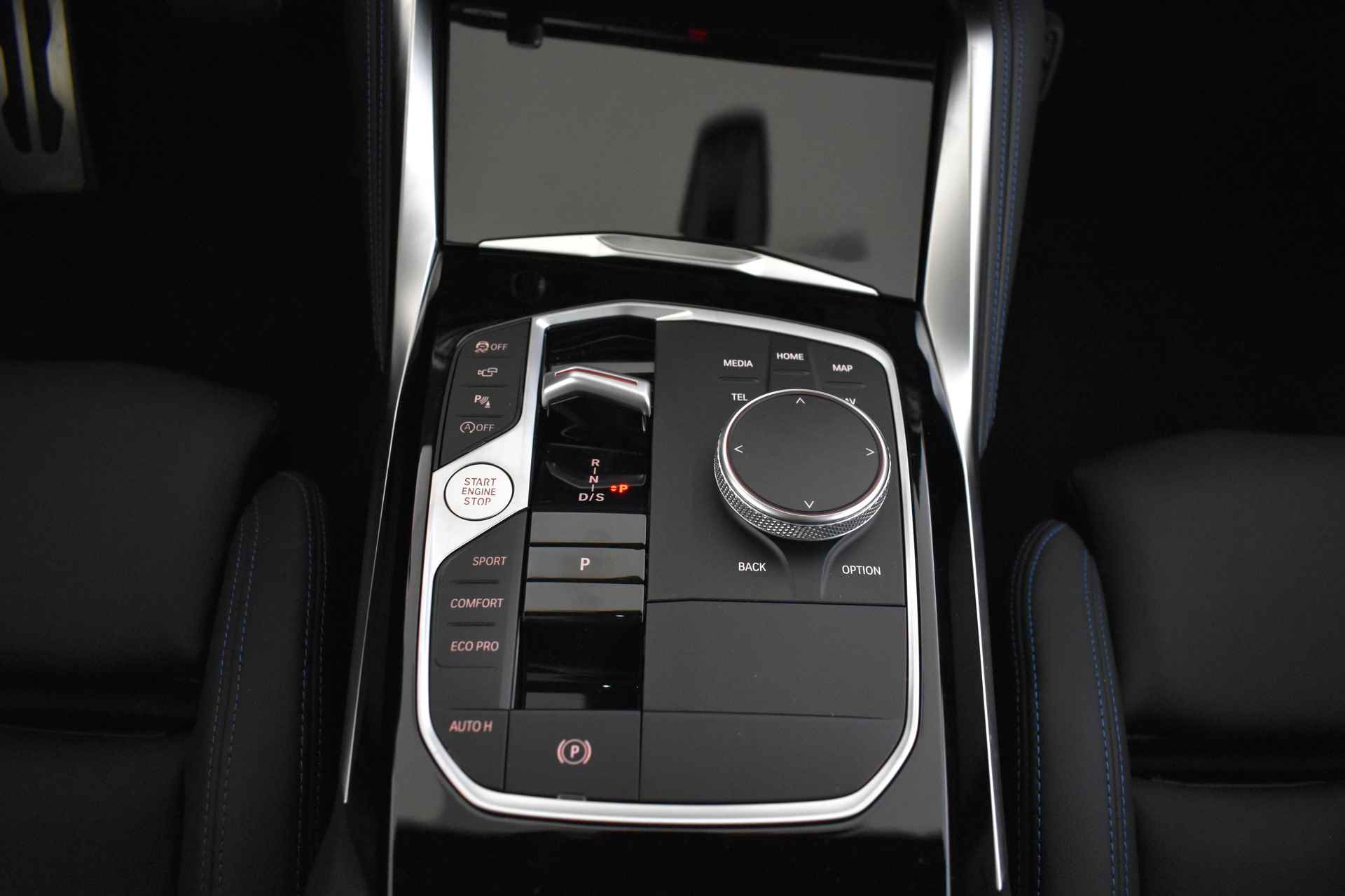 BMW 2 Serie Coupé 220i High Executive M Sport Automaat / Schuif-kanteldak / Adaptieve LED / Harman Kardon / Parking Assistant Plus / Live Cockpit Professional / Verwarmd Stuurwiel - 30/57