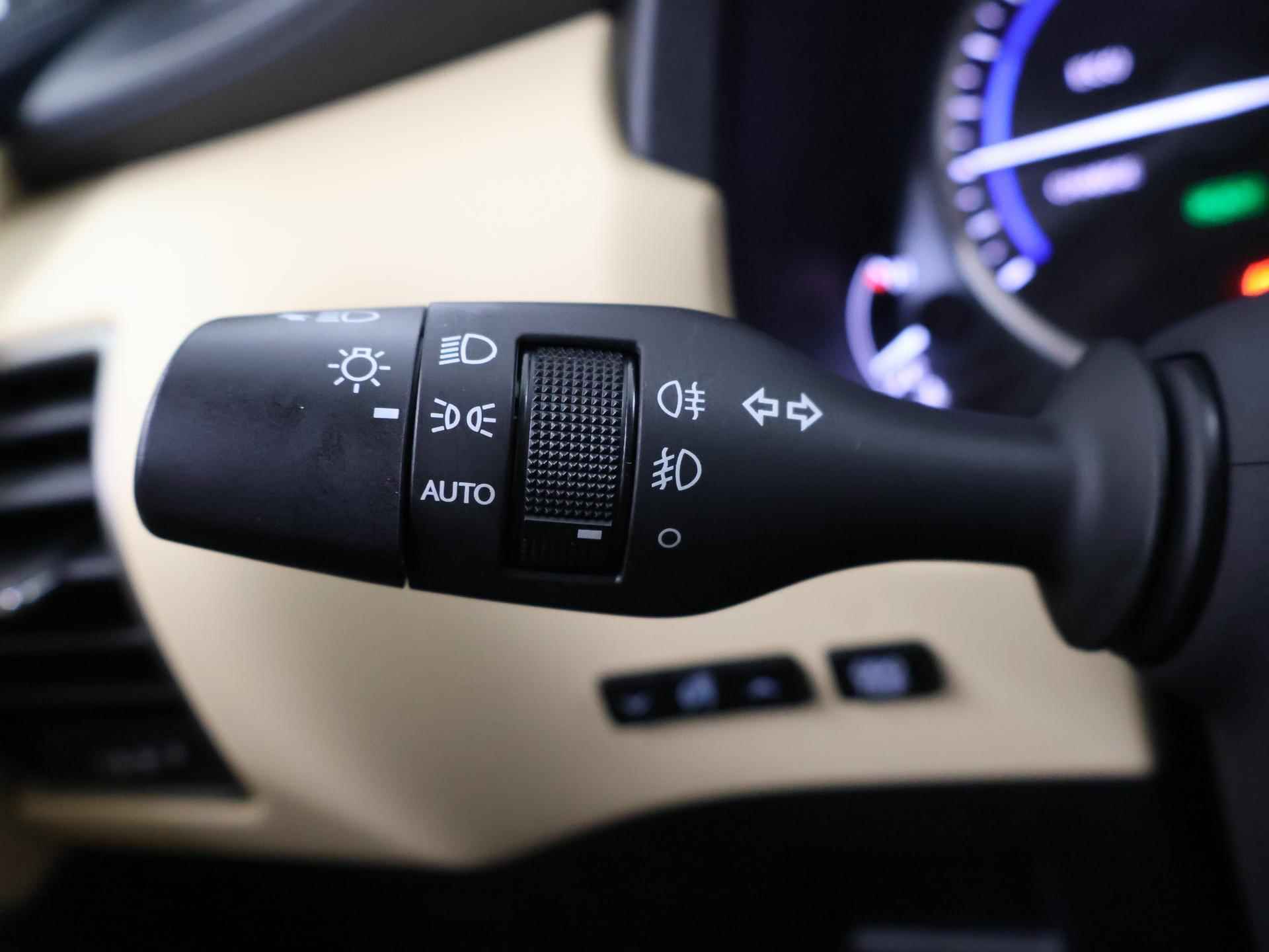 Lexus NX 300h 25th Edition | Navigatie | Keyless go | Parkeercamera | Stoelverwarming | Climate Control | - 35/43