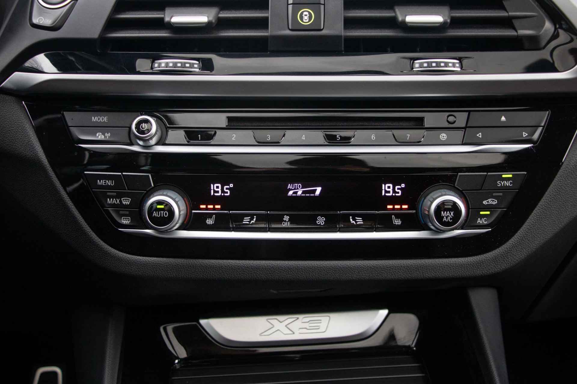 BMW X3 xDrive30i High Executive | M-Sport | Trekhaak | Panorama Dak | Head-Up Display | Selections - 17/34