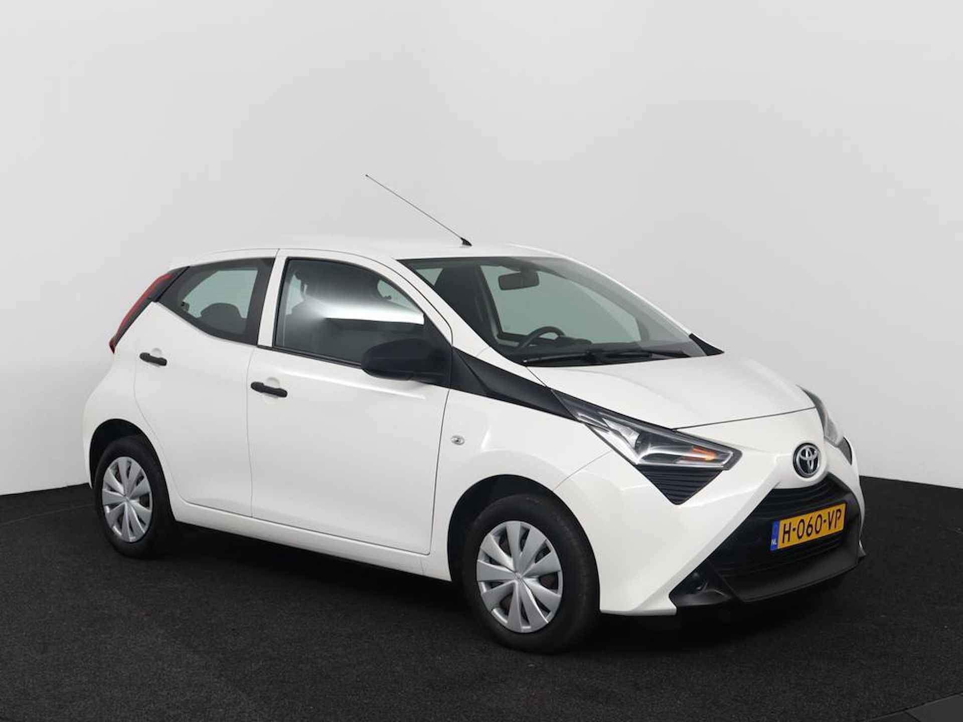 Toyota Aygo 1.0 VVT-i x-fun | Airconditioning | Centrale deurvergrendeling op afstand | NAP | - 13/53