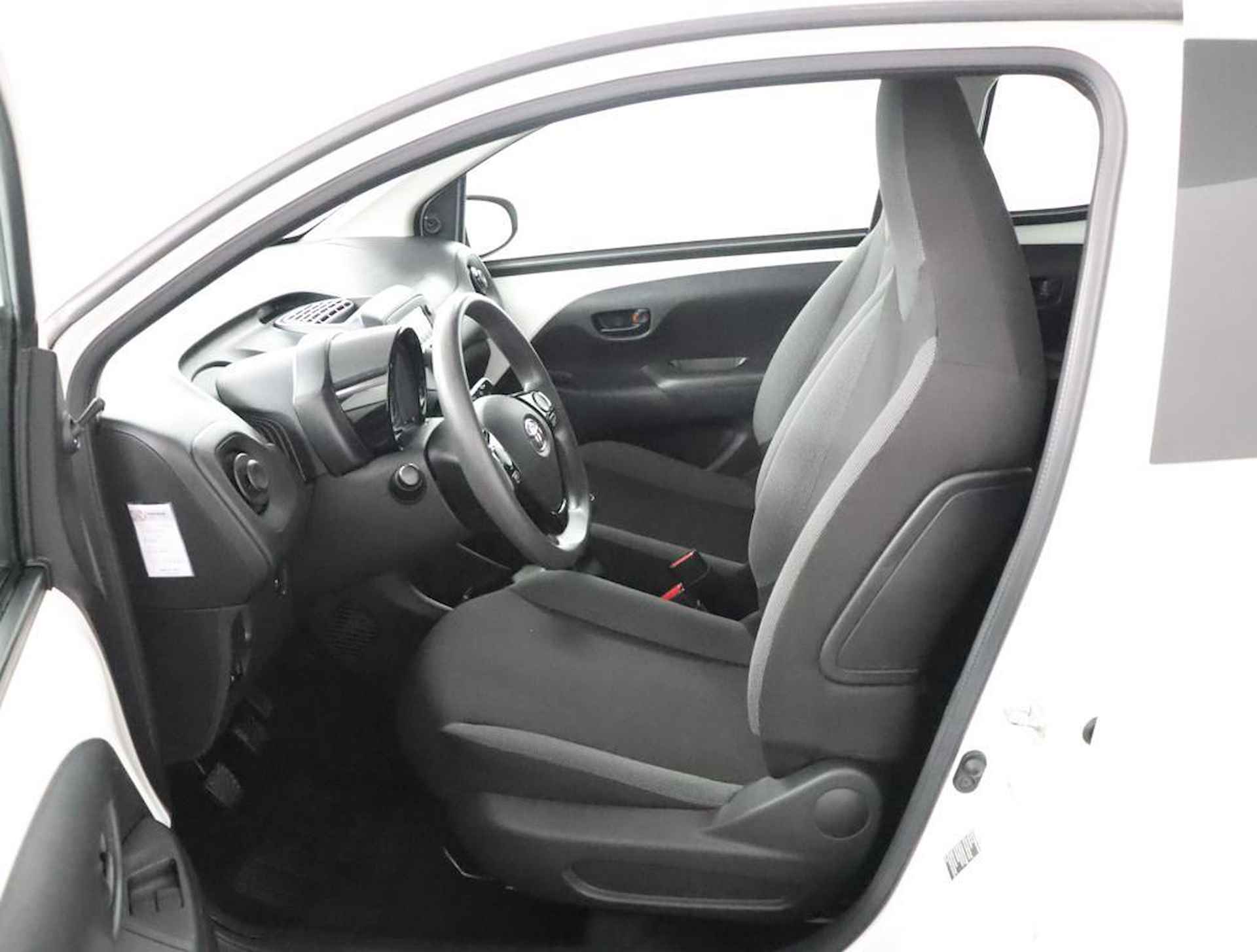 Toyota Aygo 1.0 VVT-i x-fun | Airconditioning | Centrale deurvergrendeling op afstand | NAP | - 16/53