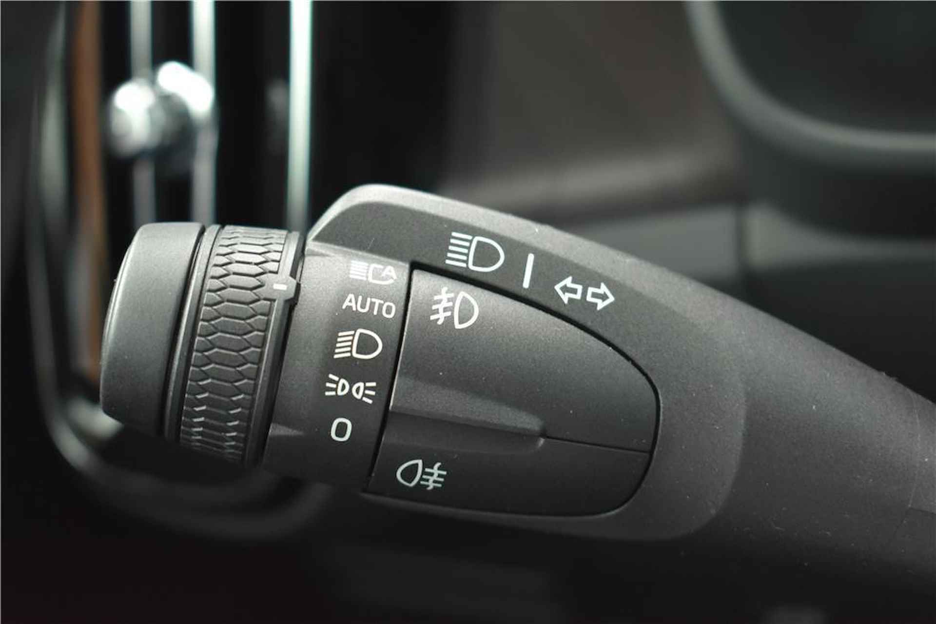 Volvo C40 Recharge Plus 69 kWh | Stoelverwarming | 20 inch | Achteruitrijcamera | Dodehoek | Adaptieve Cruise control | - 13/16