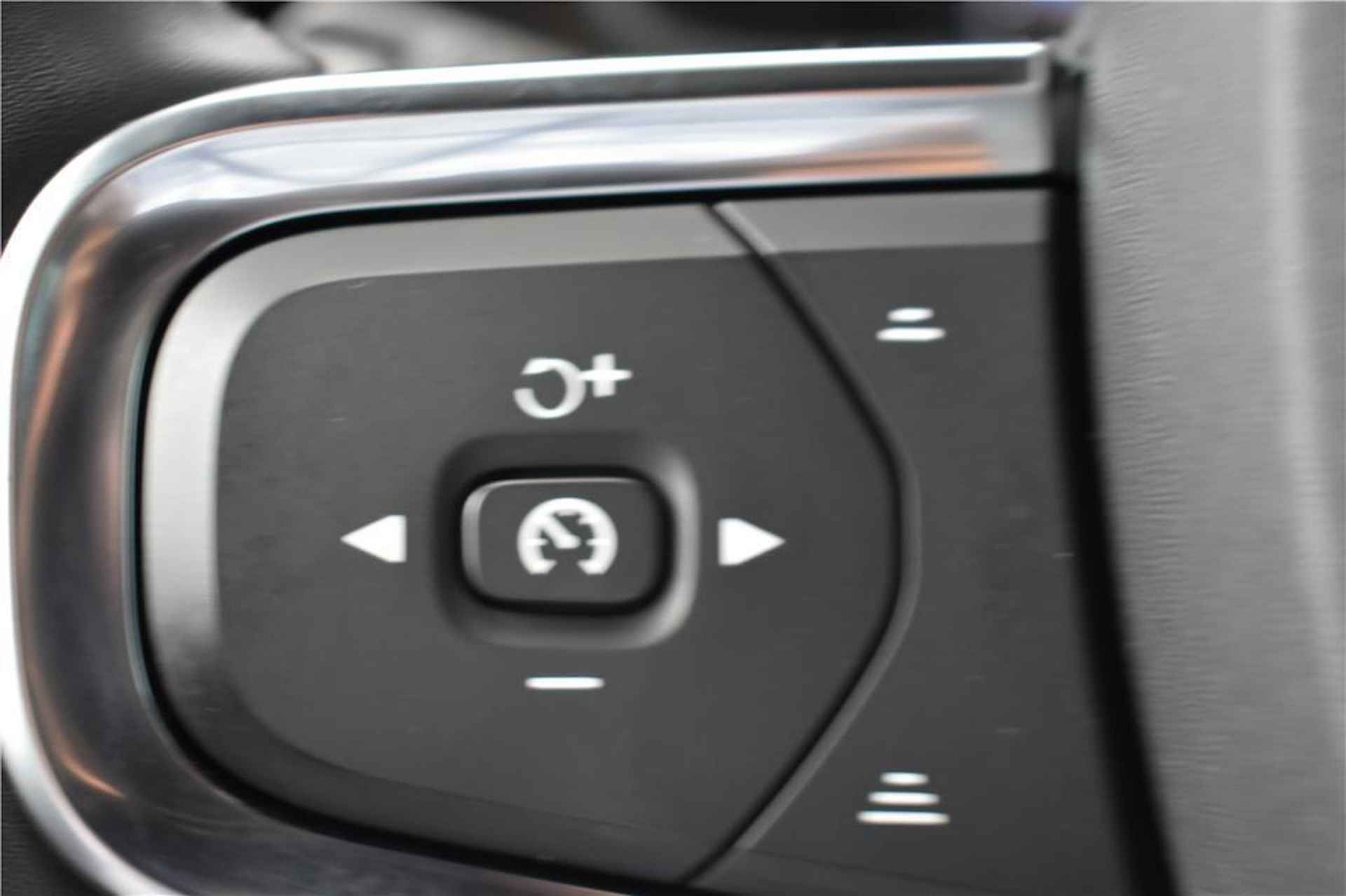 Volvo C40 Recharge Plus 69 kWh | Stoelverwarming | 20 inch | Achteruitrijcamera | Dodehoek | Adaptieve Cruise control | - 14/16