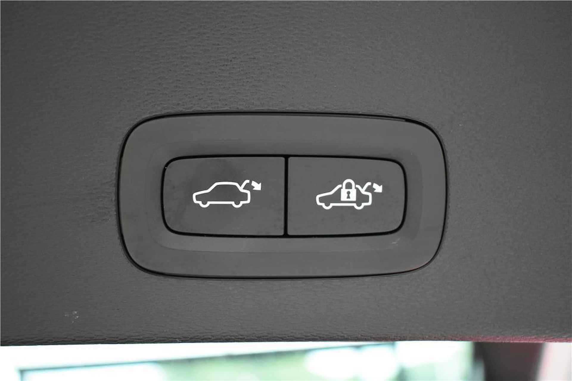 Volvo C40 Recharge Plus 69 kWh | Stoelverwarming | 20 inch | Achteruitrijcamera | Dodehoek | Adaptieve Cruise control | - 15/16