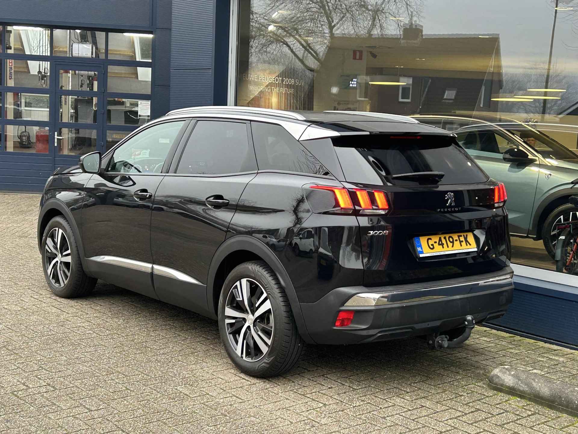 Peugeot 3008 1.2 Turbo 130PK Allure | All season banden | Trekhaak | Navigatie | km stand 38180 | Lichtmetaal | DAB | Cruise control | Parkeercamera | Dealer onderhouden. - 2/37