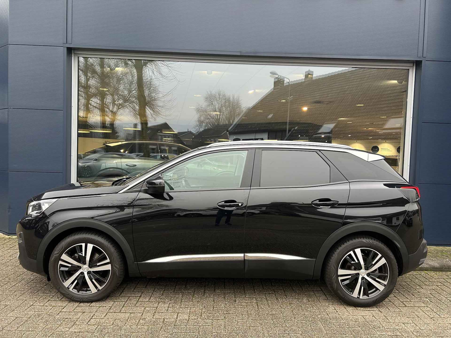 Peugeot 3008 1.2 Turbo 130PK Allure | All season banden | Trekhaak | Navigatie | km stand 38180 | Lichtmetaal | DAB | Cruise control | Parkeercamera | Dealer onderhouden. - 4/37