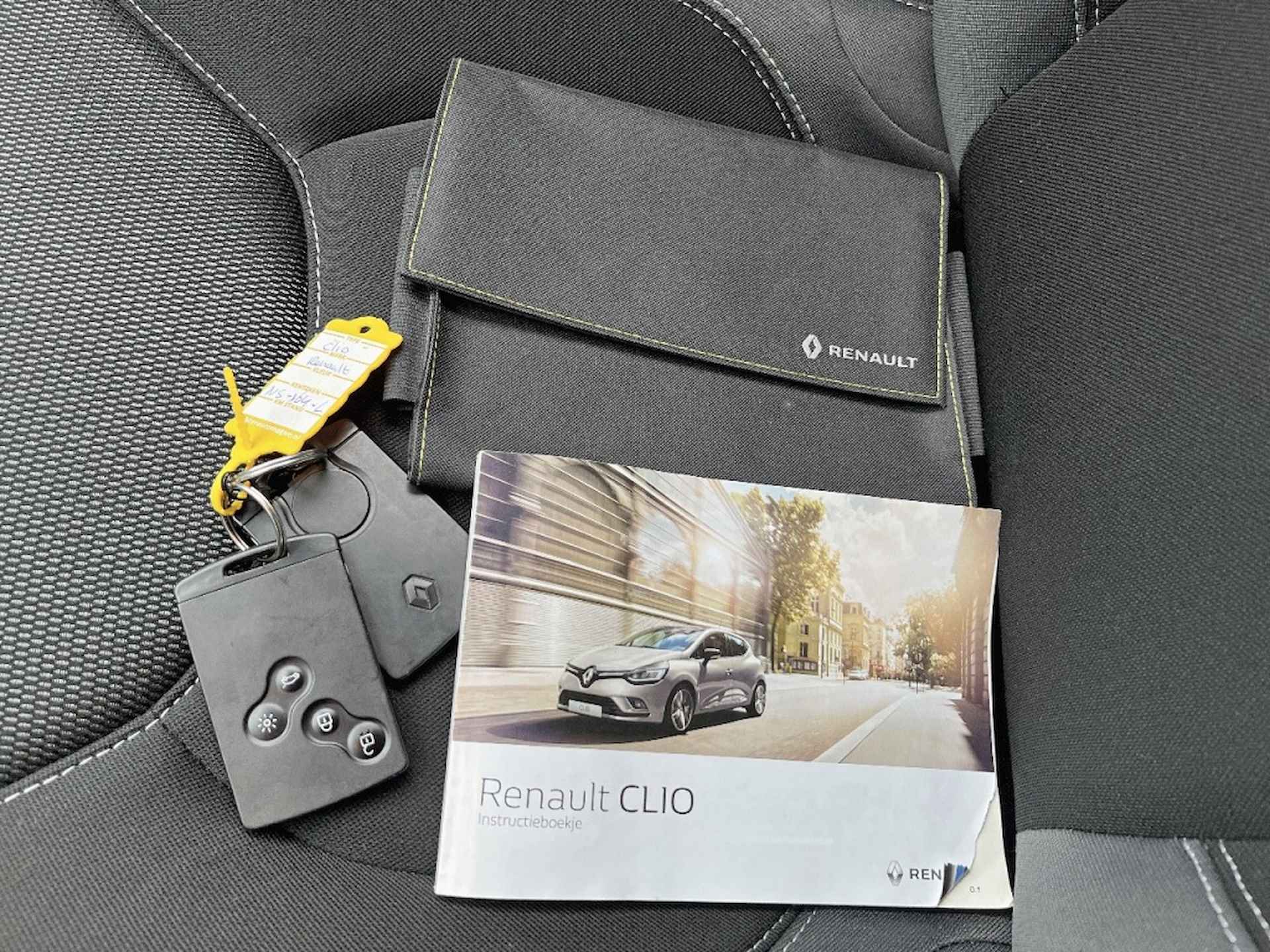 Renault Clio Estate 1.5 dCI AIRCO LM VELGEN CRUISE NAVIGATIE - 29/30