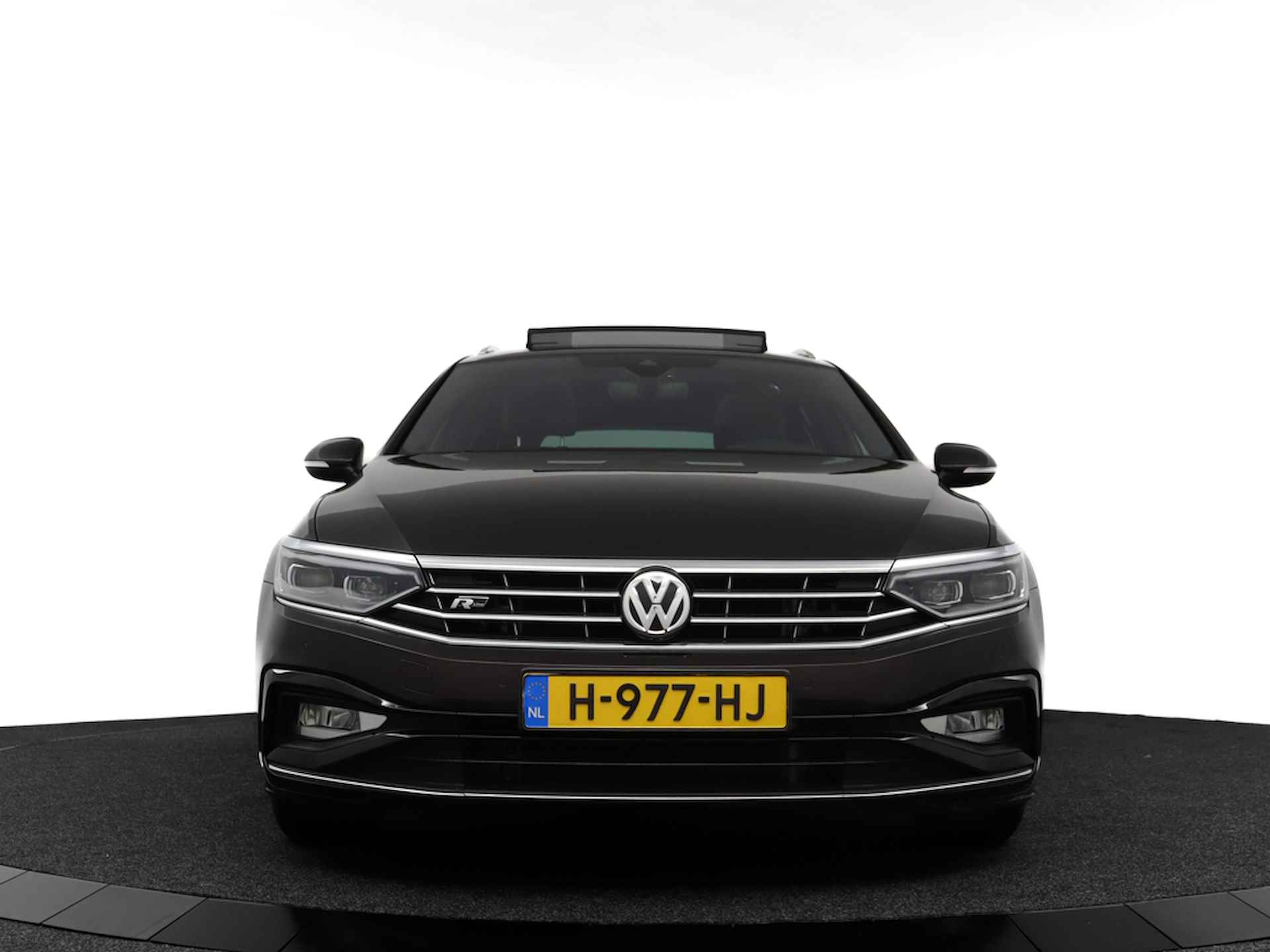 Volkswagen Passat Variant 1.5 TSI R-LINE Elegance Business, Orig. NL | Panorama | Matrix LED | Virtual | Camera | Leer | Navigatie - RIJKLAAR - 20/50