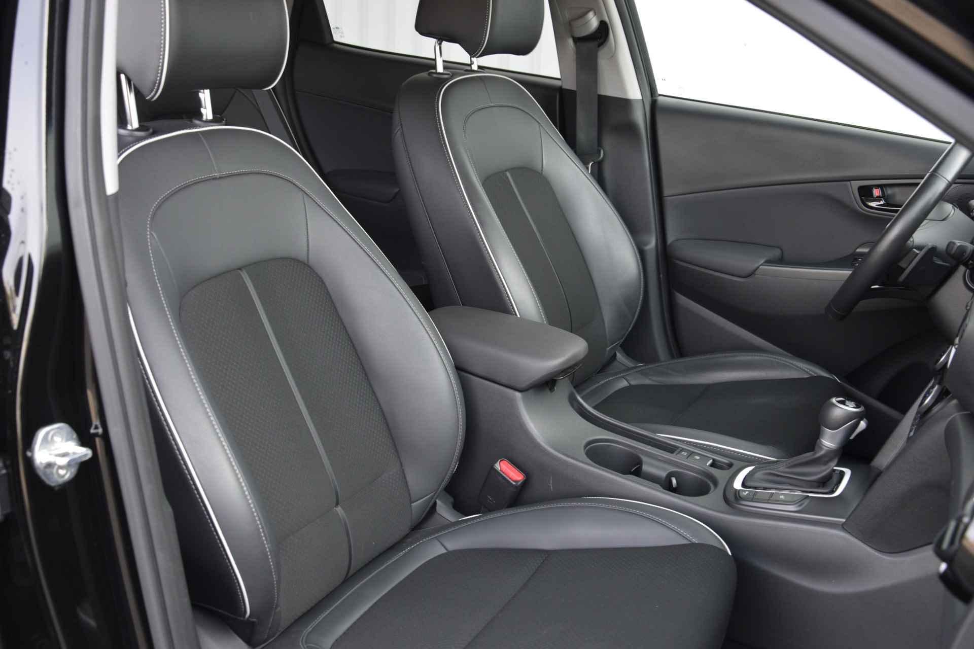 Hyundai KONA 1.6 GDI HEV Fashion Design Automaat Stoel en Stuur verwarming | Achteruitrijcamera | Navigatie | Apple Carplay | KRELL Geluidsinstallatie | - 7/34