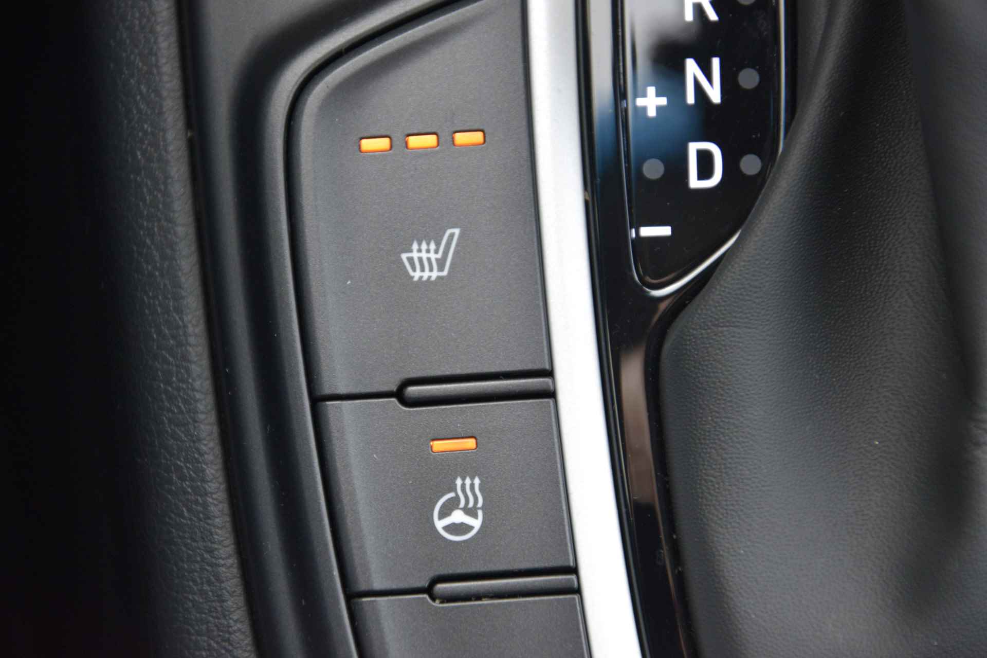Hyundai KONA 1.6 GDI HEV Fashion Design Automaat Stoel en Stuur verwarming | Achteruitrijcamera | Navigatie | Apple Carplay | KRELL Geluidsinstallatie | - 15/34