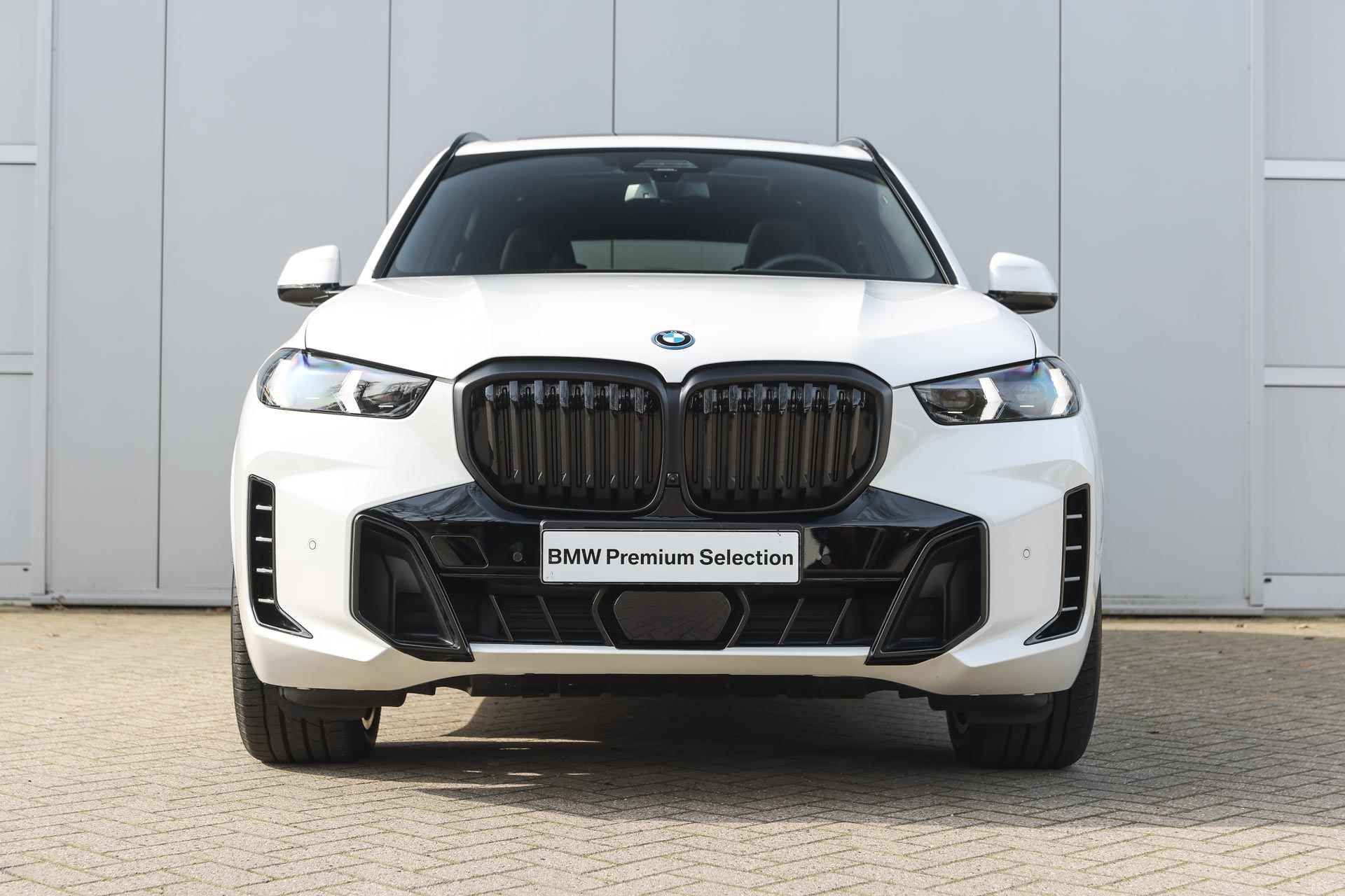 BMW X5 xDrive50e High Executive M Sport Automaat / Panoramadak / Trekhaak / Parking Assistant Professional / Adaptieve LED / Gesture Control / Driving Assistant Professional - 7/46