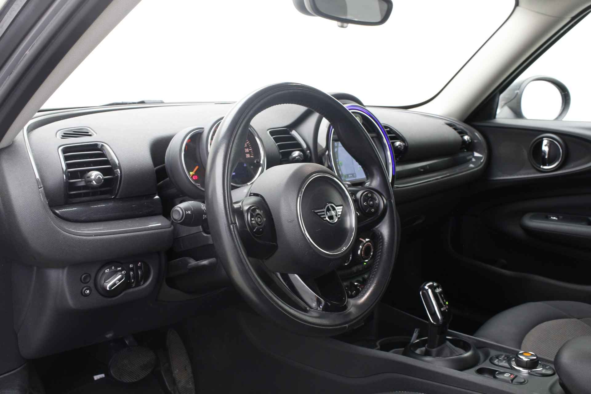 MINI Clubman Cooper | Trekhaak | CarPlay | Navigatie | Airco | 2 jaar MINI Garantie! - 14/32