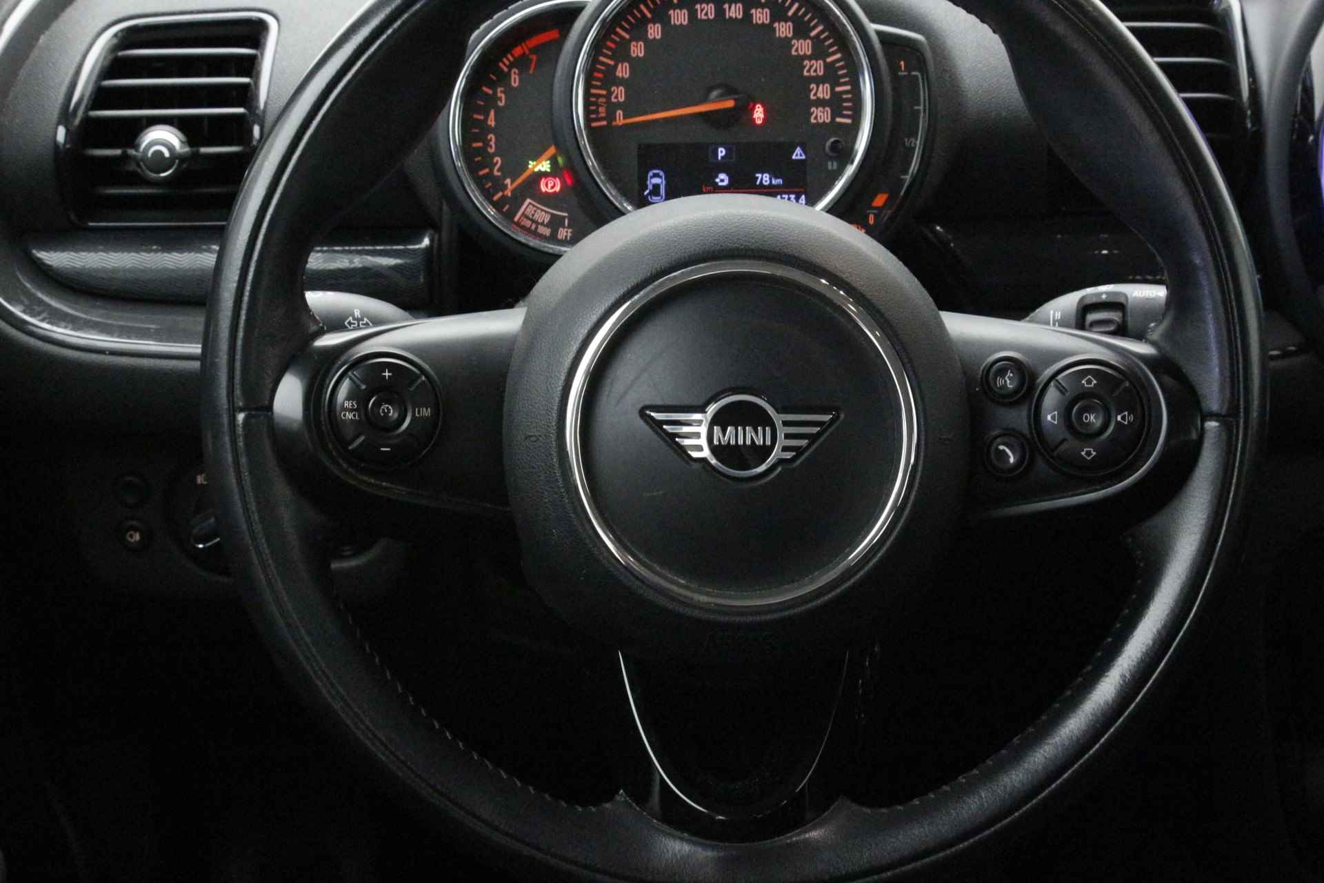 MINI Clubman Cooper | Trekhaak | CarPlay | Navigatie | Airco | 2 jaar MINI Garantie! - 27/32