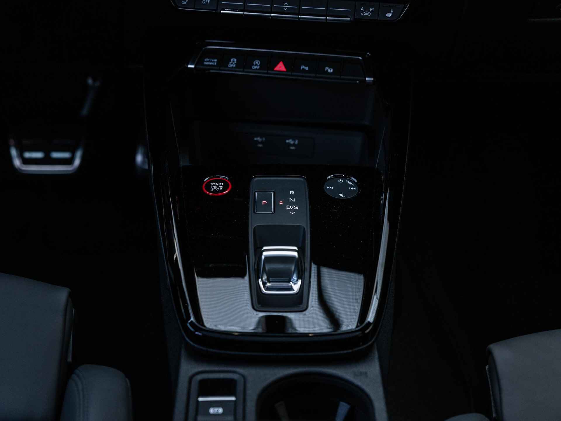Audi RS3 Limousine 2.5 TFSI 400PK quattro | RS DYNAMIC | KERAMISCH | HEAD UP DISPLAY | PANORAMA/SCHUIF-KANTELDAK | B&O SOUND | MEMORY | CAMERA | ADAPTIEVE CRUISECONTROL | KEYLESS - 23/54