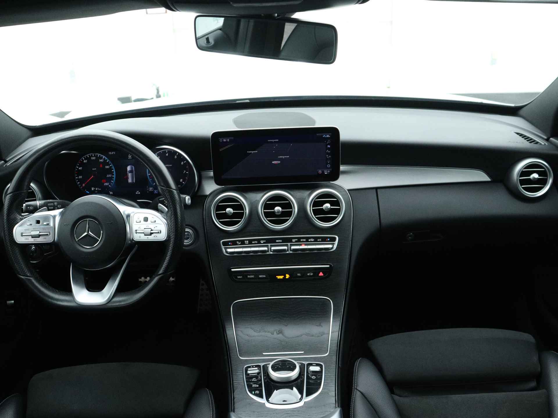Mercedes-Benz C-Klasse 180 Business Solution AMG | 5 spaaks lichtmetalen velgen | Navigatie | Panoramadak | AMG Styling | Achteruitrijcamera | LED Koplampen | Inclusief 24 maanden MB Certified garantie voor europa. - 6/50
