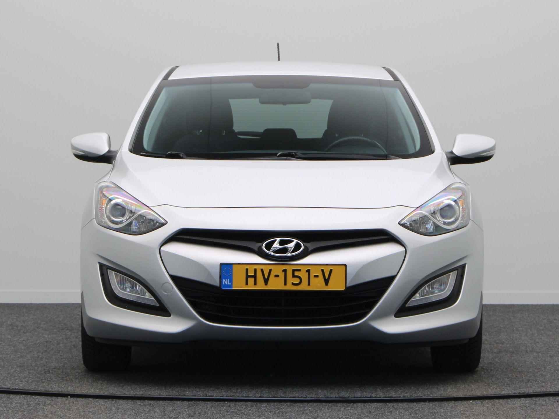 Hyundai i30 1.6 GDI i-Motion Plus | Trekhaak | Achteruitrij Camera | Climate Control | All Season Banden | Navigatie | - 6/50