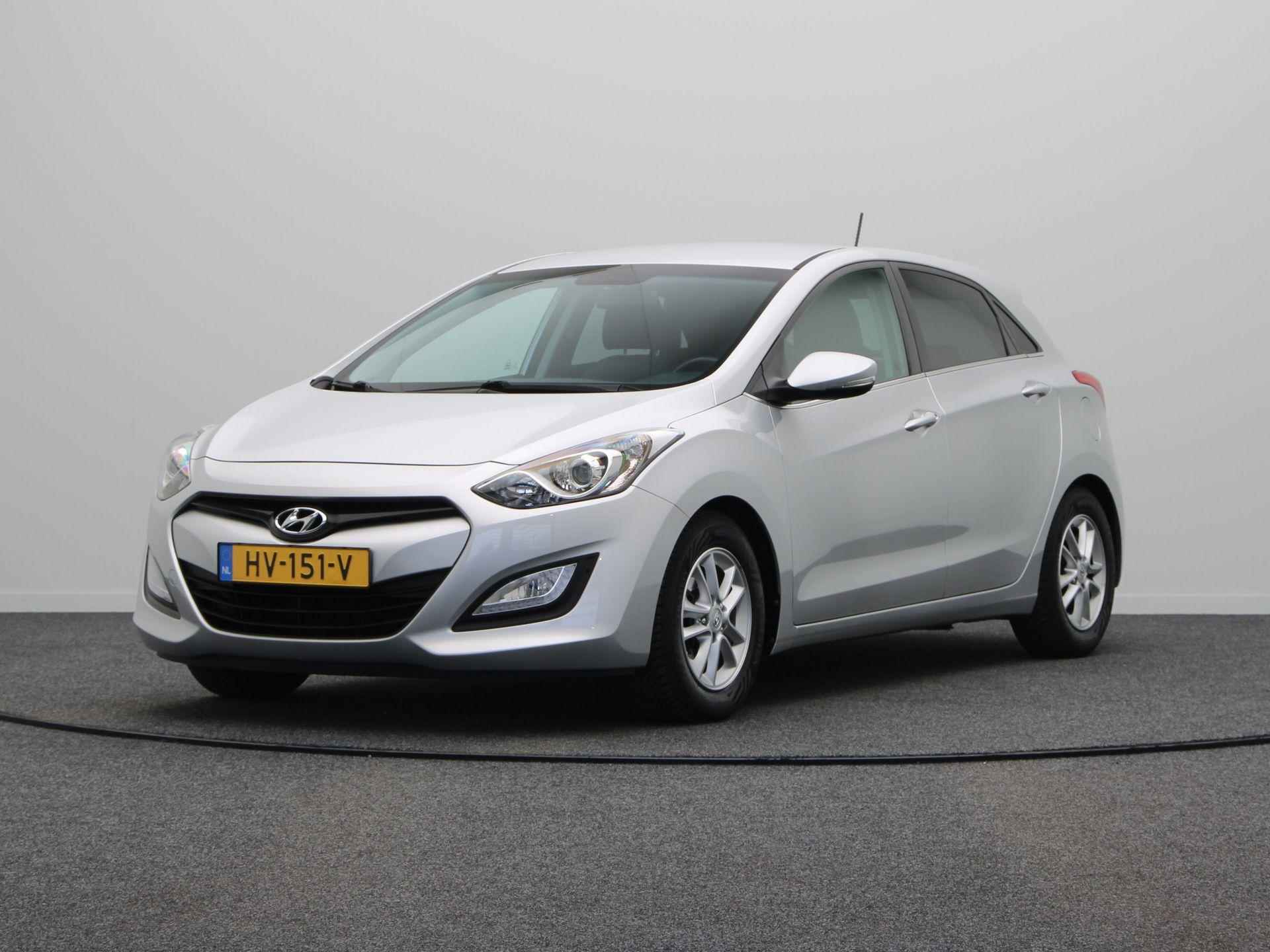 Hyundai i30 1.6 GDI i-Motion Plus | Trekhaak | Achteruitrij Camera | Climate Control | All Season Banden | Navigatie | - 10/50