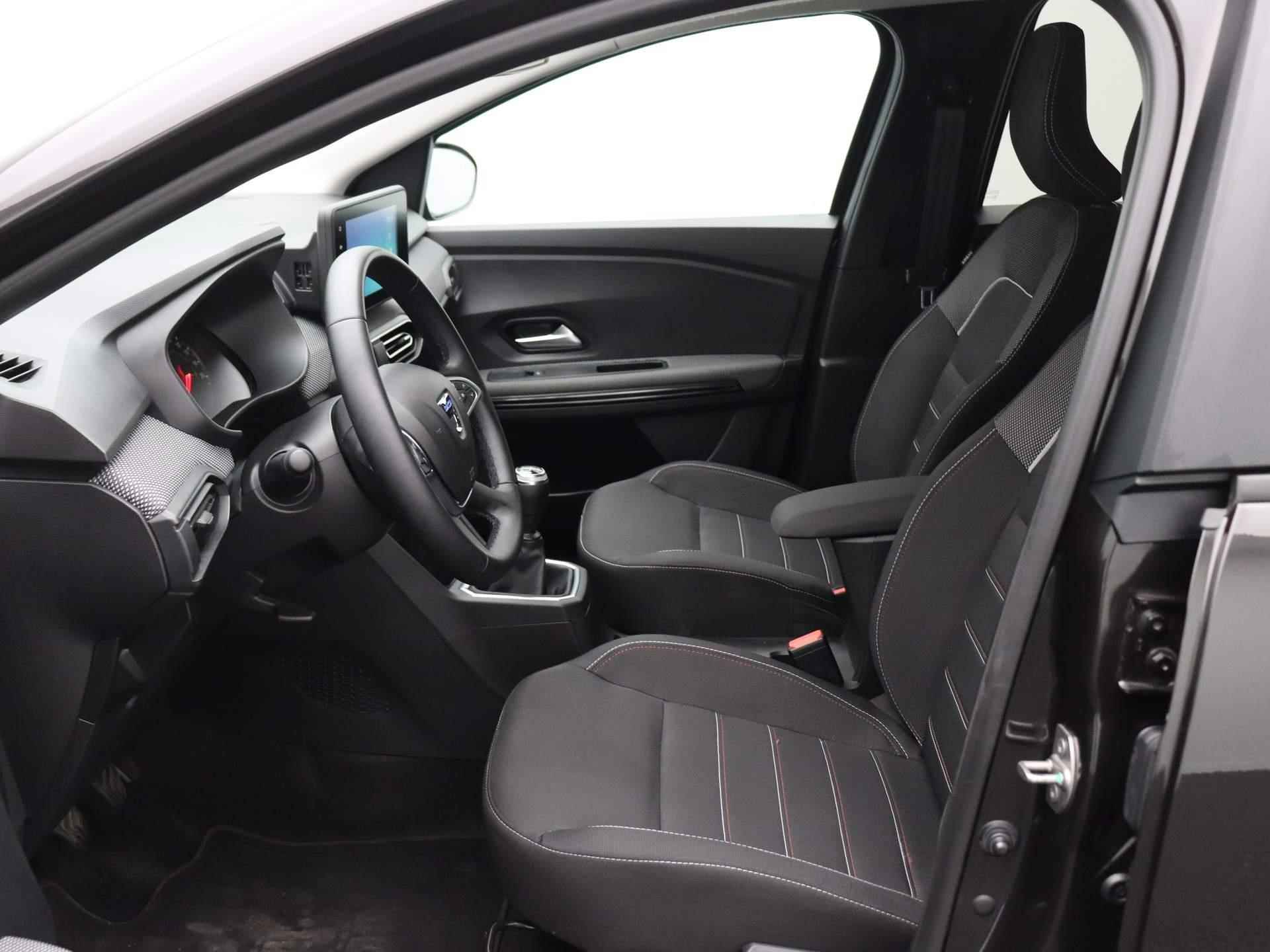 Dacia Jogger TCe 110pk Extreme 7p. | Pack Extreme | Apple Carplay / Android Auto | Stoelverwarming | Dodehoekdetectie | 1e eigenaar | Achteruitrijcamera | - 19/41