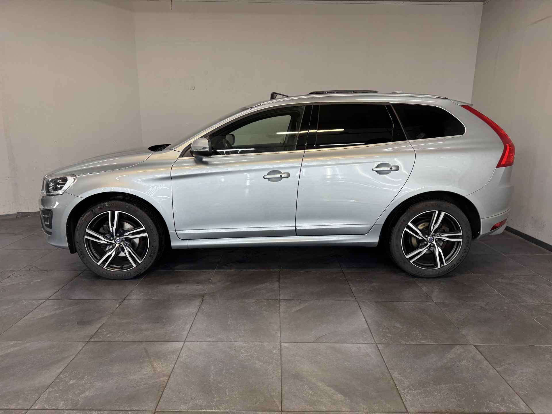 Volvo XC60 2.0 D4 FWD R-Design ✅ Panoramadak ✅ R-Design ✅ Harman/Kardon ✅ Trekhaak ✅ Stoelverwarming ✅ Adaptive Cruise Control ✅ Stuurverwarming ✅ - 21/82