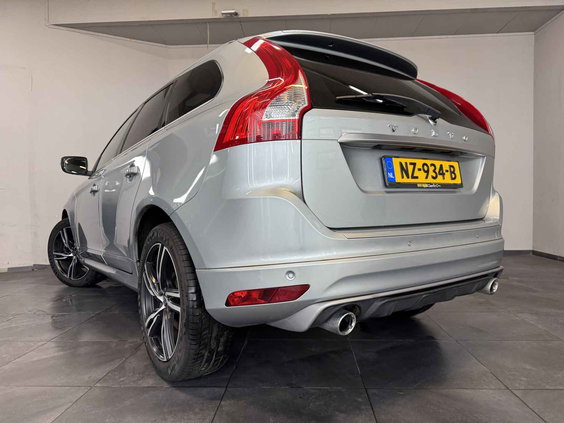 Volvo XC60 2.0 D4 FWD R-Design ✅ Panoramadak ✅ R-Design ✅ Harman/Kardon ✅ Trekhaak ✅ Stoelverwarming ✅ Adaptive Cruise Control ✅ Stuurverwarming ✅ - 24/82