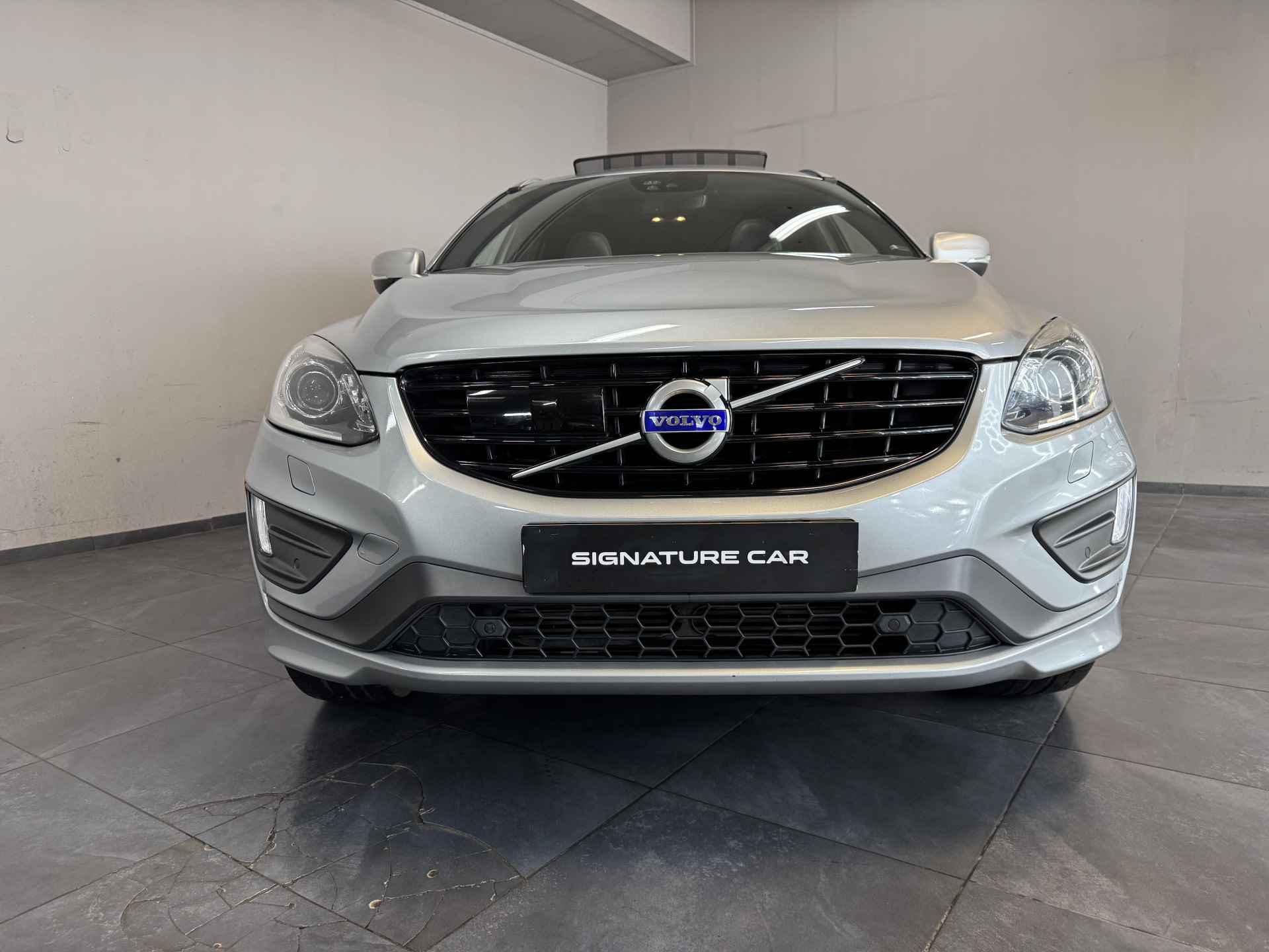 Volvo XC60 2.0 D4 FWD R-Design ✅ Panoramadak ✅ R-Design ✅ Harman/Kardon ✅ Trekhaak ✅ Stoelverwarming ✅ Adaptive Cruise Control ✅ Stuurverwarming ✅ - 40/82