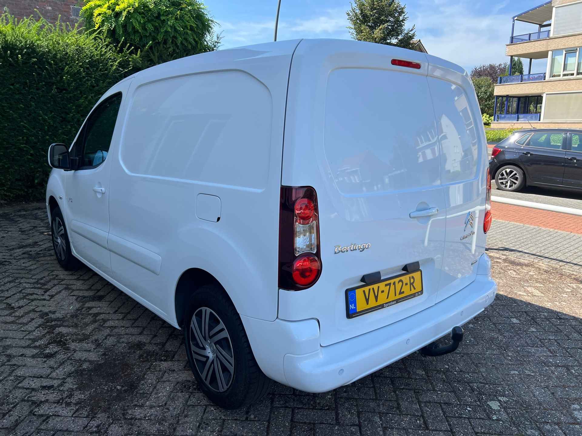 Citroen Berlingo 1.6 BlueHDI 75 Comfort Airco-Centrale vergrendeling-Trekhaak-Armsteun. Betimmering - 3/21