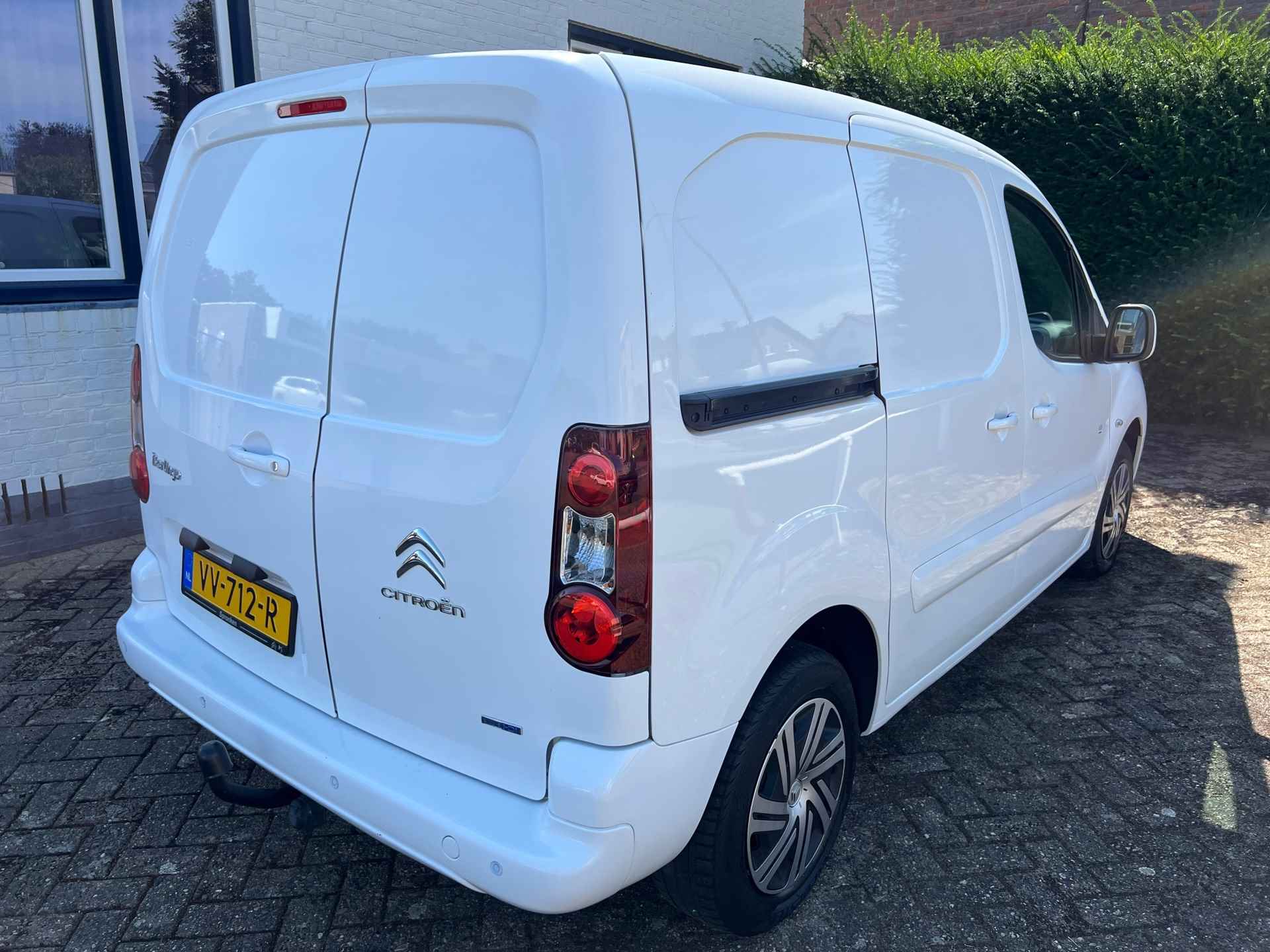 Citroen Berlingo 1.6 BlueHDI 75 Comfort Airco-Centrale vergrendeling-Trekhaak-Armsteun. Betimmering - 4/21