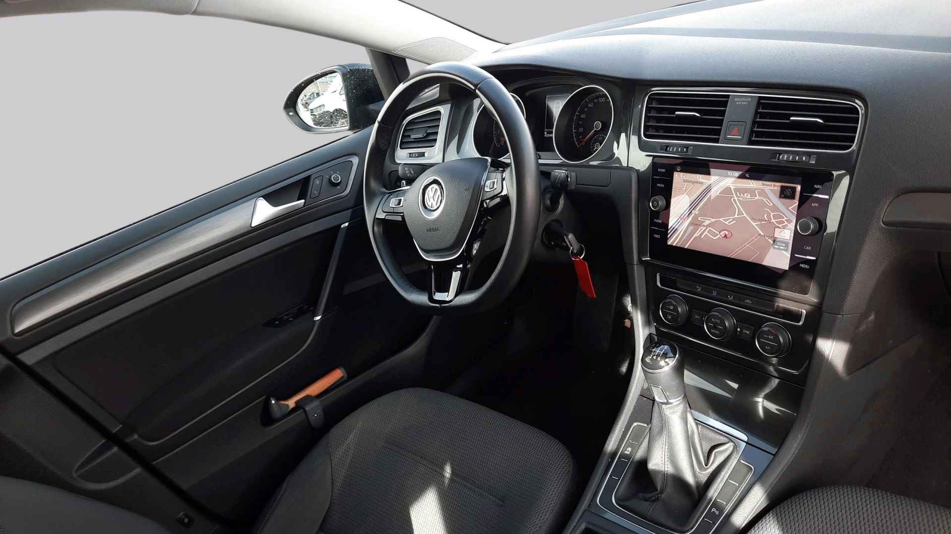 Volkswagen GOLF Variant 1.0 110pk TSI Comfortline Executive | Clima | Cruise | Apple carplay | Navi | PDC - 12/26