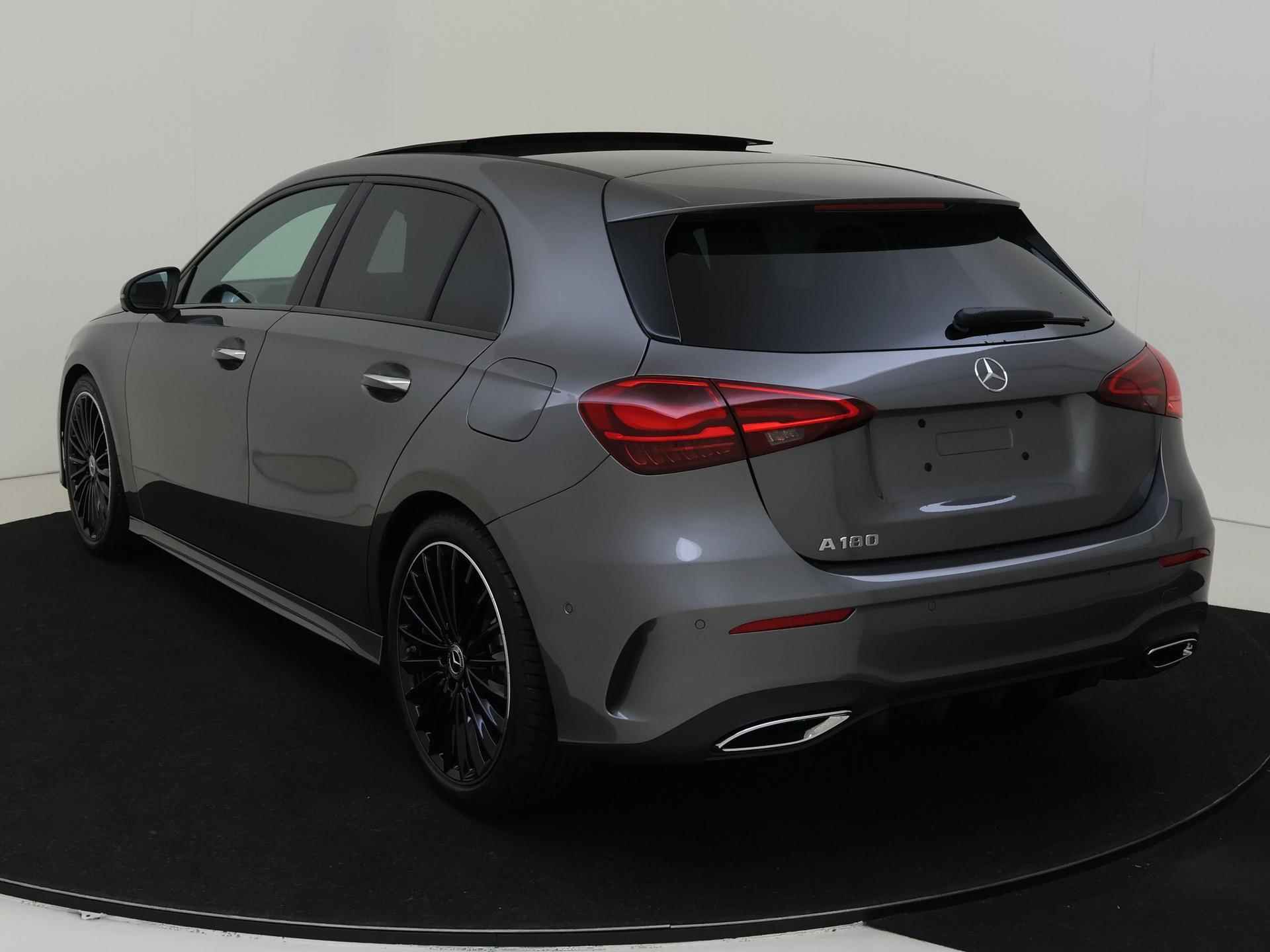 Mercedes-Benz A-klasse 180 Star Edition AMG Line Premium Plus - 19 Inch - Panoramadak - Head-Up Display - Carplay - 3/35