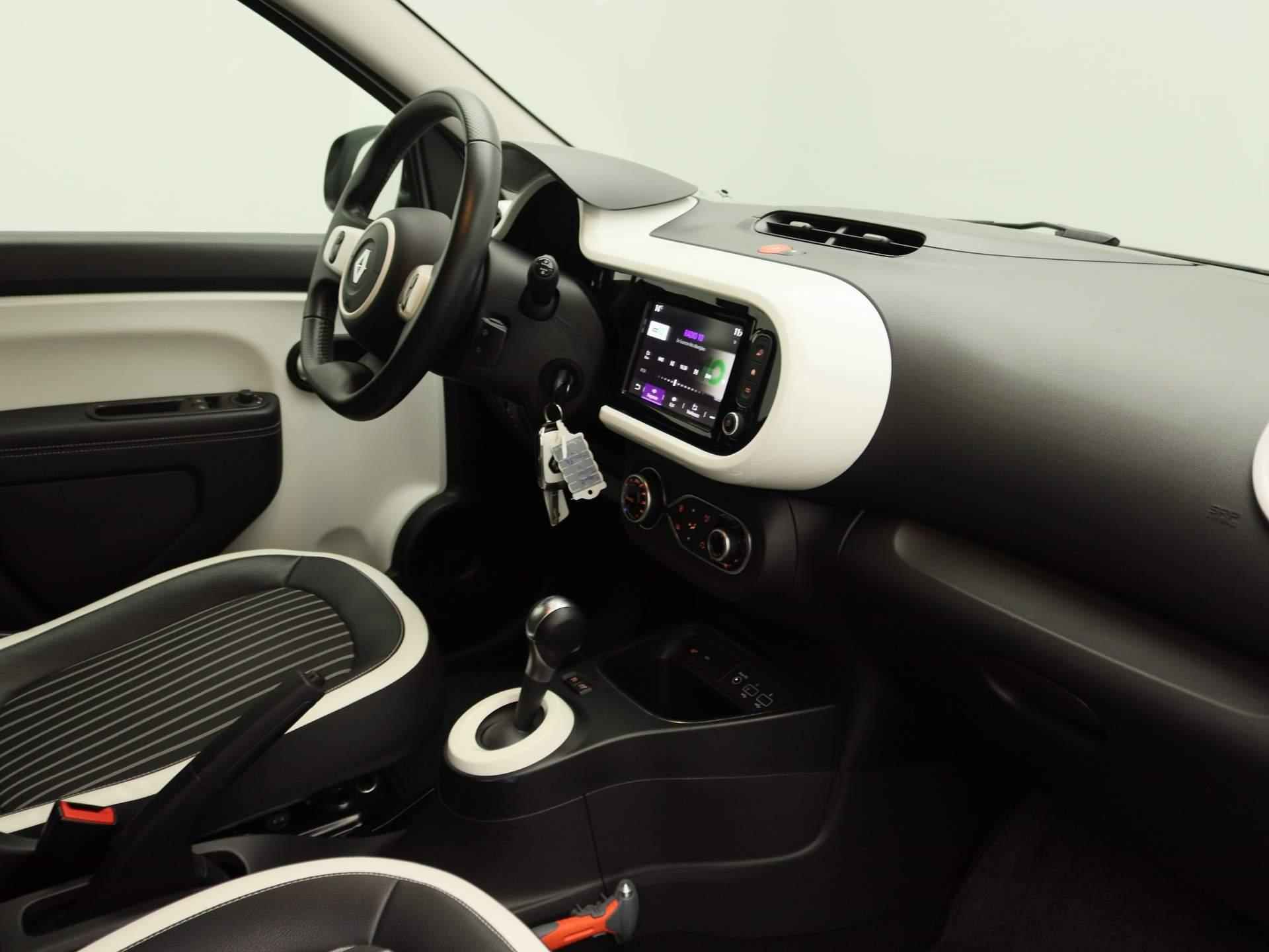 Renault Twingo TCe 95 EDC Automaat Intens | Climate Control | Cruise control met snelheidsbegrenzer | Lichtmetalen velgen Argos | Parkeersensoren achter met achteruitrijcamera | - 22/25