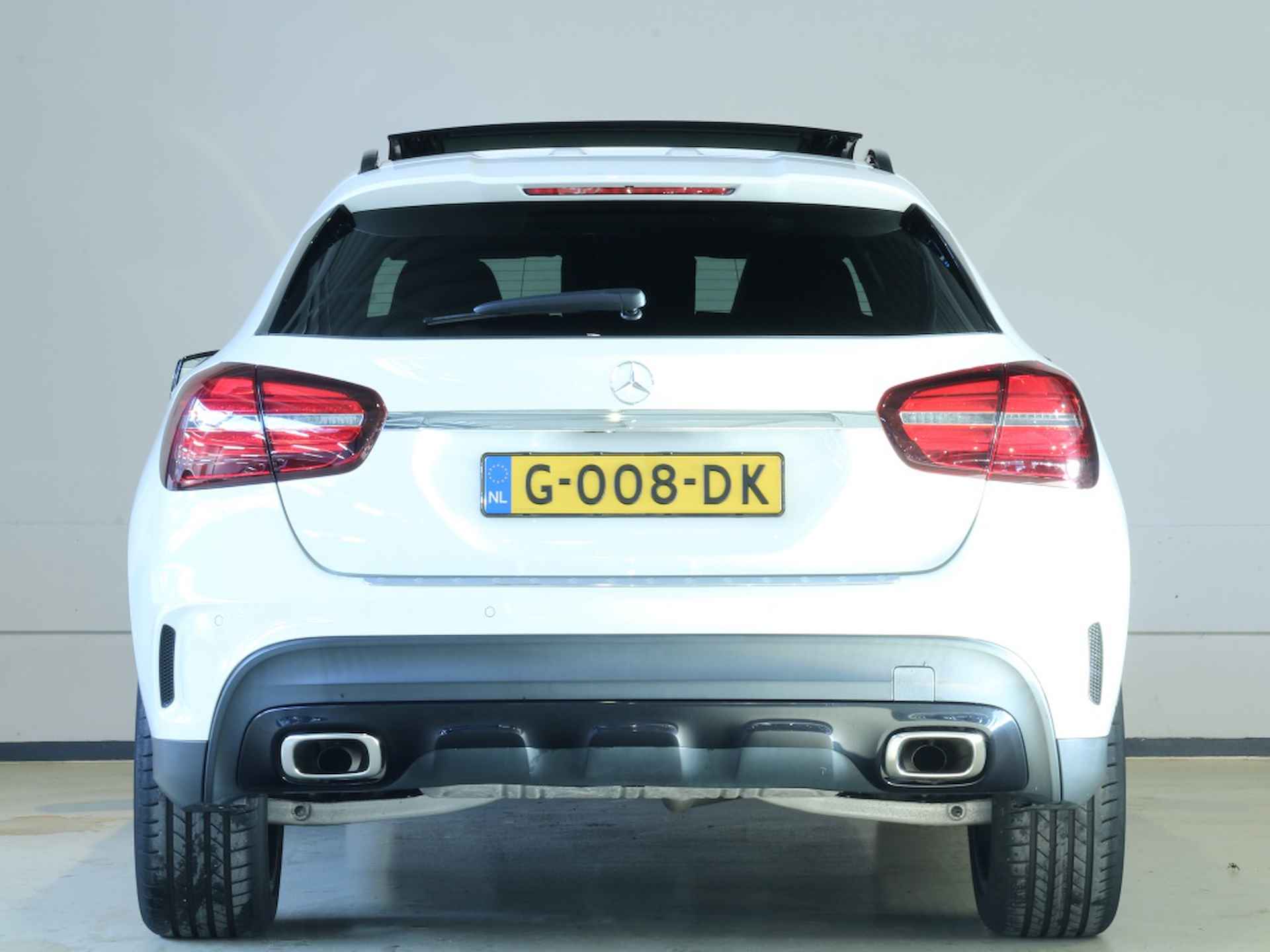 Mercedes-benz GLA-klasse 180 AMG * ALL-IN PRIJS * 1 JAAR GARANTIE - 11/25