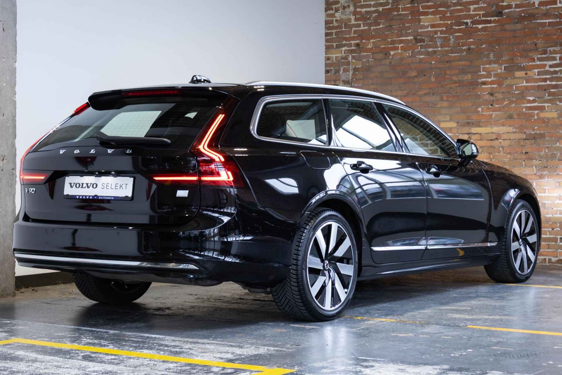 Volvo V90 T6 Recharge AWD Ultimate Bright | Long Range | Luchtvering | Bowers & Wilkins premium audio | Massagestoelen | 360° parkeercamera | Google infotainment | Semi Elektrische trekhaak | Nappa lederen bekleding | Parkeersensoren voor + achter | Panoramadak - 5/54