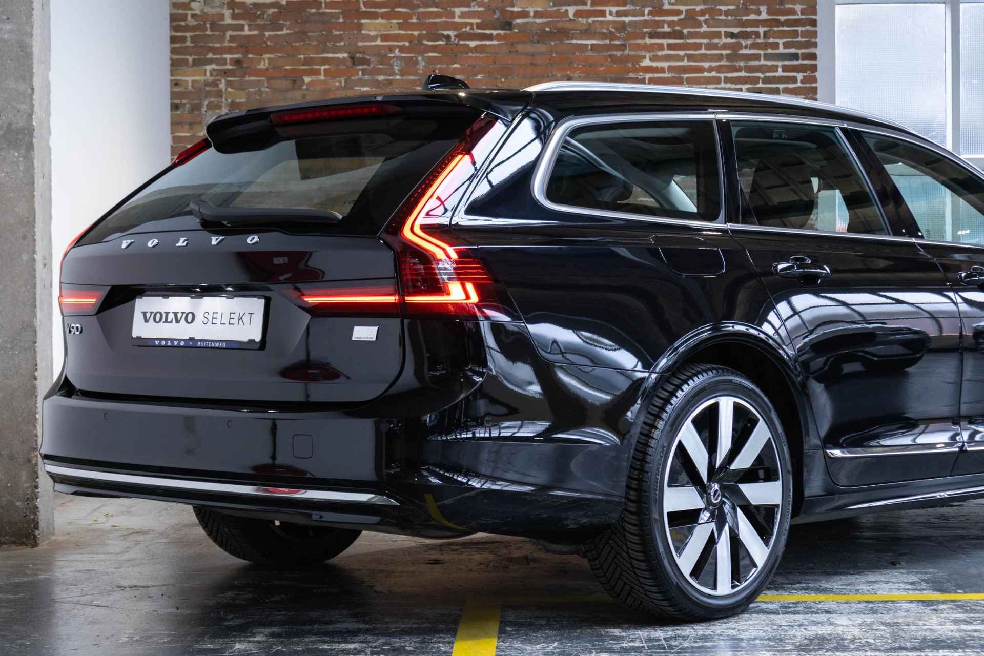 Volvo V90 T6 Recharge AWD Ultimate Bright | Long Range | Luchtvering | Bowers & Wilkins premium audio | Massagestoelen | 360° parkeercamera | Google infotainment | Semi Elektrische trekhaak | Nappa lederen bekleding | Parkeersensoren voor + achter | Panoramadak - 14/54