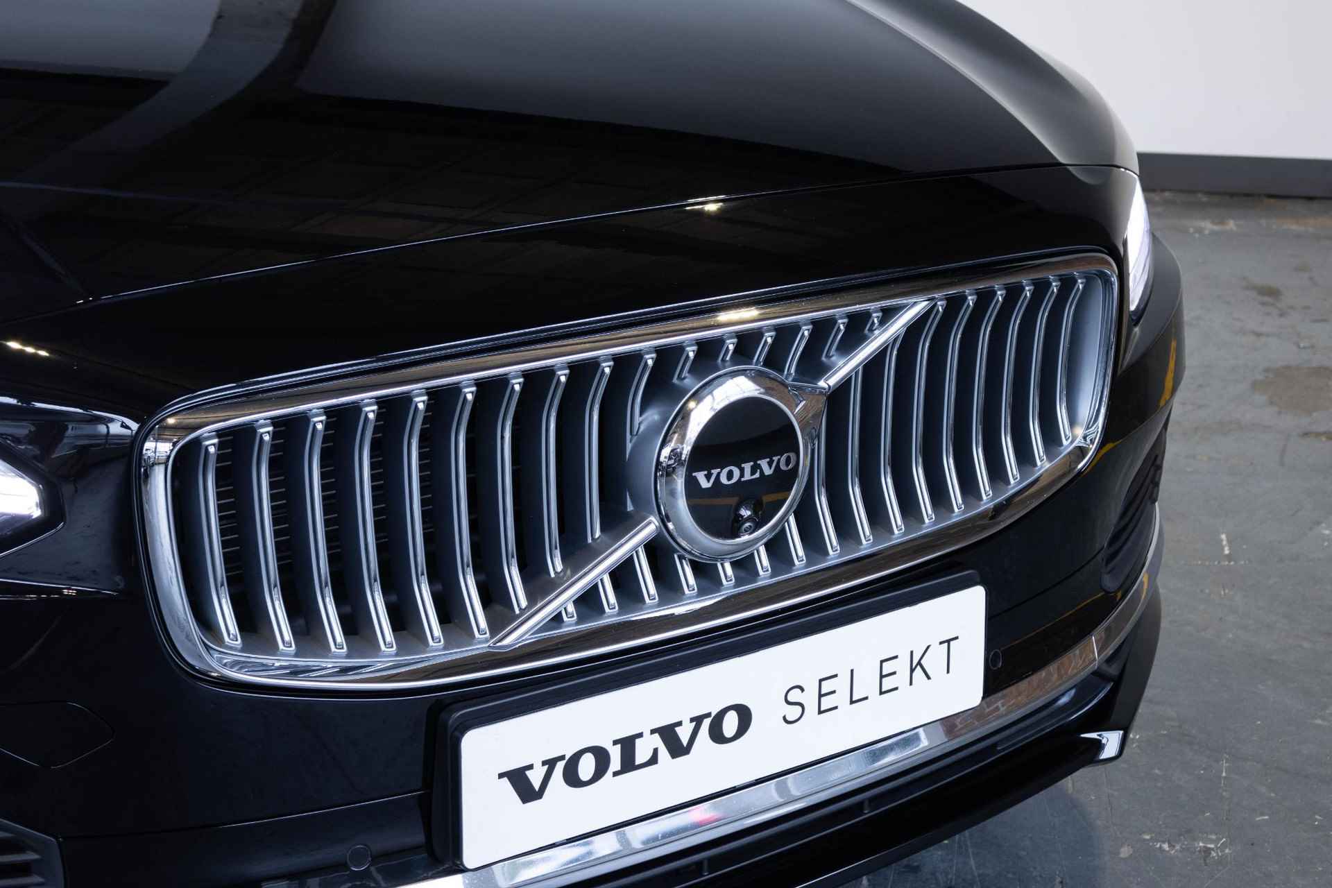 Volvo V90 T6 Recharge AWD Ultimate Bright | Long Range | Luchtvering | Bowers & Wilkins premium audio | Massagestoelen | 360° parkeercamera | Google infotainment | Semi Elektrische trekhaak | Nappa lederen bekleding | Parkeersensoren voor + achter | Panoramadak - 18/54