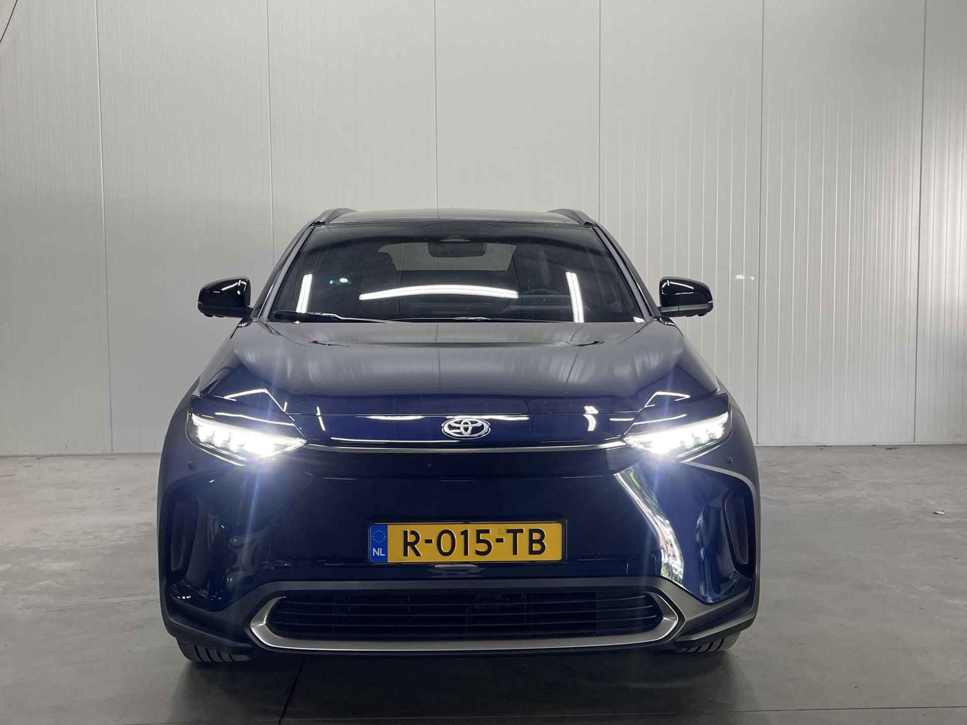 Toyota bZ4X Launch Edition Premium 71 kWh Direct leverbaar, Adaptief cruise control, Dodehoek sensor, Keyless start/entry - 3/33