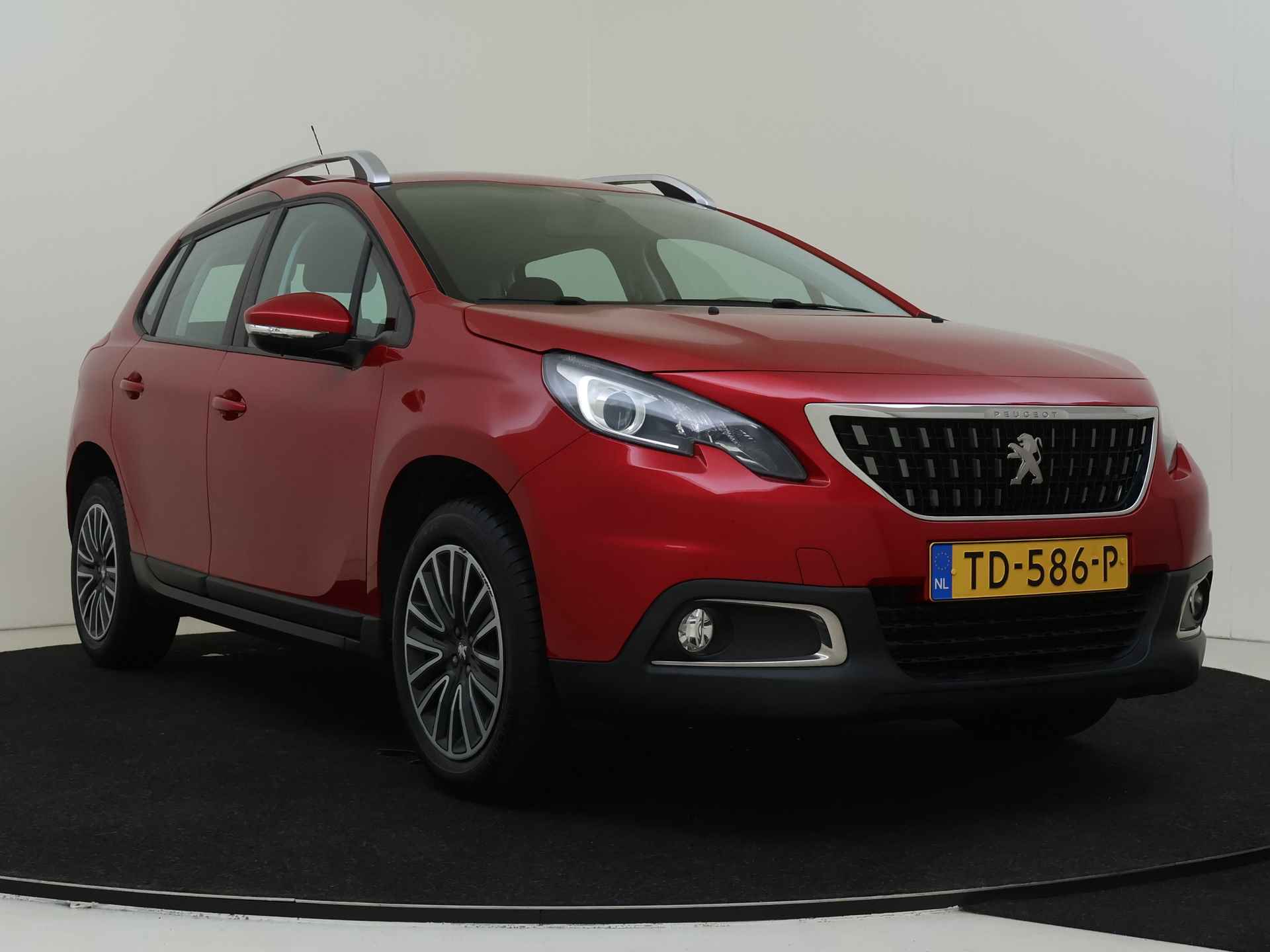 Peugeot 2008 1.2 110PK Blue Lion | Automaat | Parkeerhulp | Dealer onderhouden | - 4/31