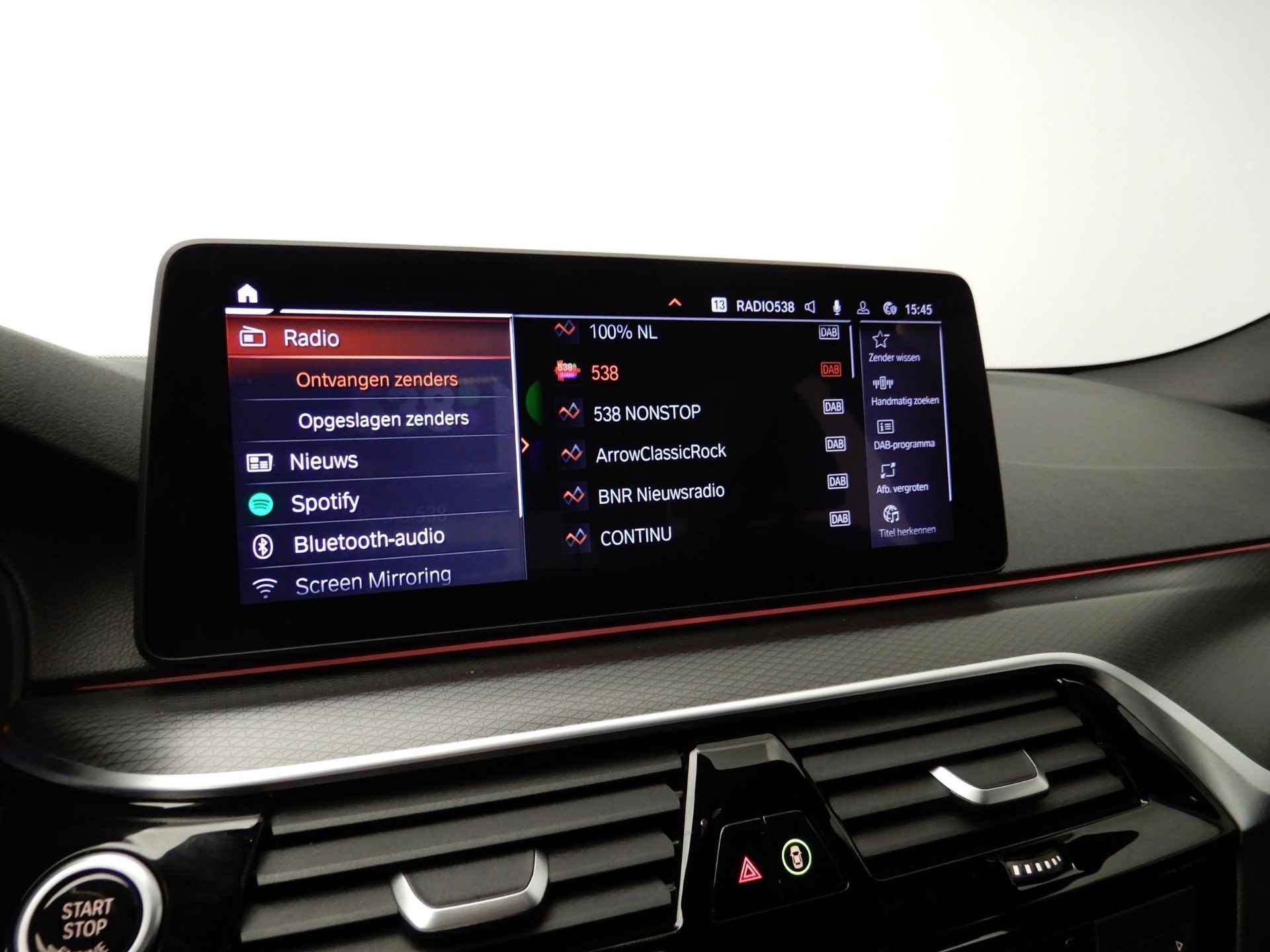 BMW 5 Serie Touring 530d | M-Sportpakket | Laserlicht | Leder | HUD | Trekhaak | DAB | Harman - kardon sound | Alu 20 inch - 25/41