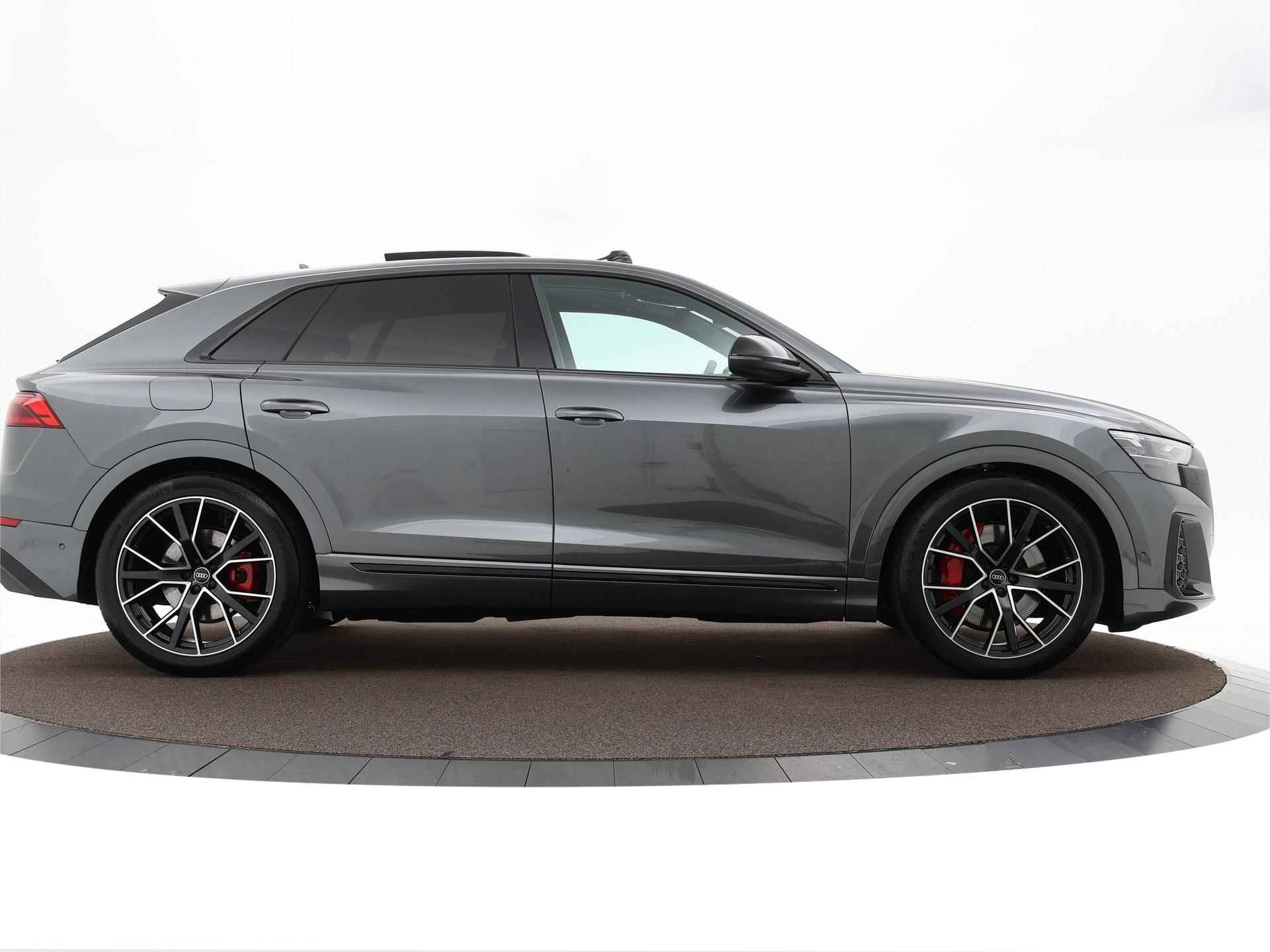 Audi Q8 Pro Line S Competition 60TFSI e 490 pk · Elektrisch glazen panorama-dak · Lichtmetalen velgen 22" · Comfortsleutel · Assistentiepakket tour & parking - 50/61