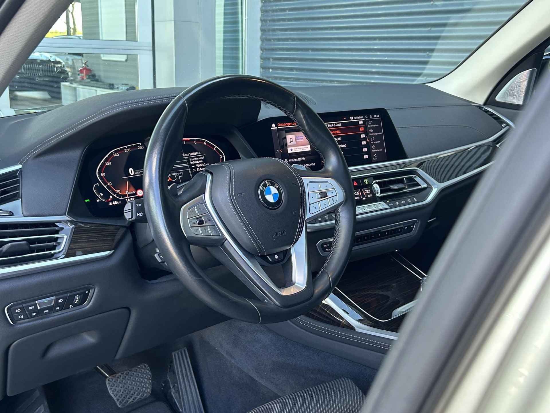 BMW X7 xDrive40i High Executive | Sky Lounge | Individual Uitgevoerd | 6-zitter | Bowers & Wilkins | Massagestoelen | Softclose | Stoelverwarming en verkoeling | Laserlicht | Trekhaak | 22'' | 360 camera | - 14/47