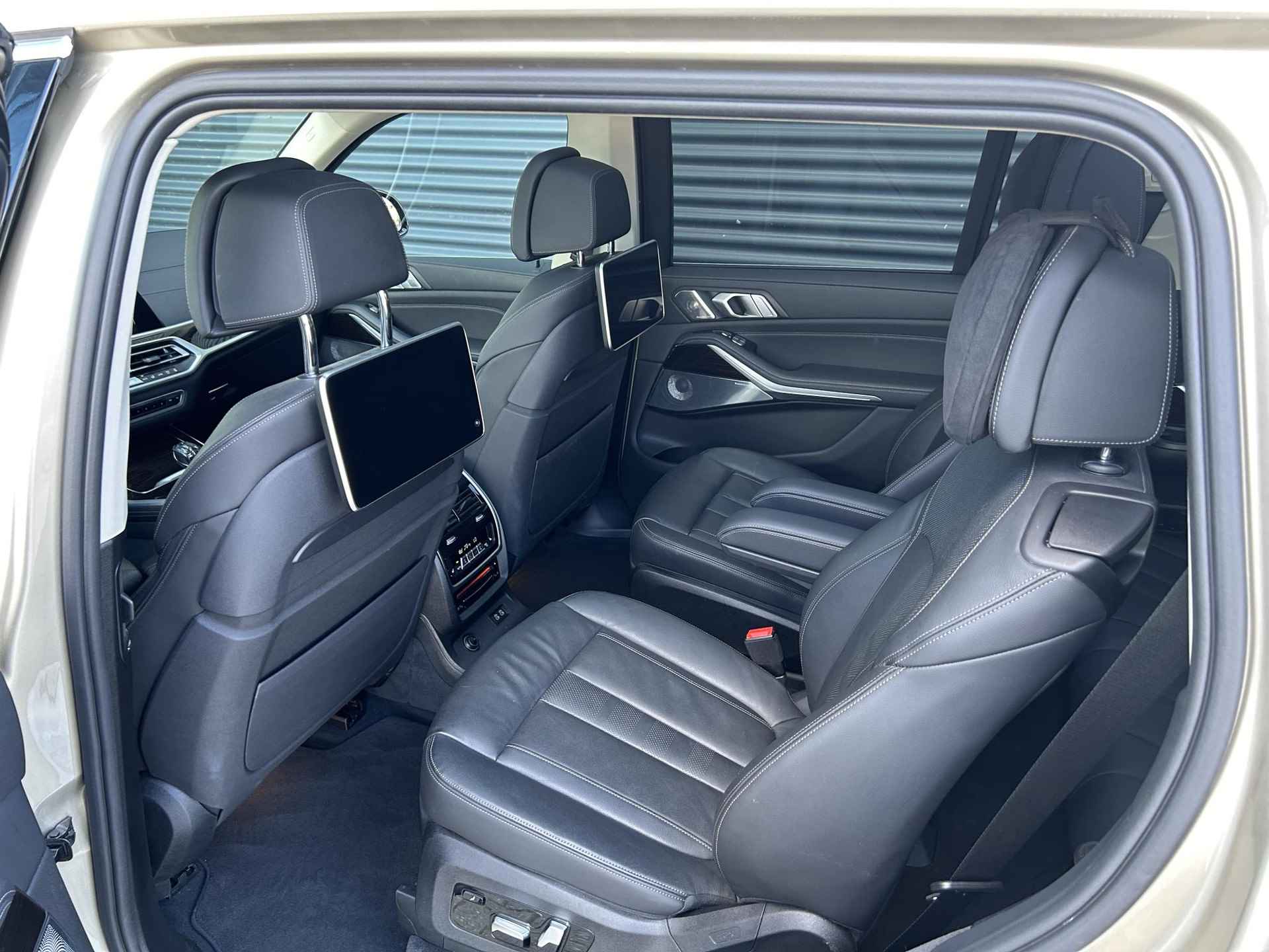 BMW X7 xDrive40i High Executive | Sky Lounge | Individual Uitgevoerd | 6-zitter | Bowers & Wilkins | Massagestoelen | Softclose | Stoelverwarming en verkoeling | Laserlicht | Trekhaak | 22'' | 360 camera | - 18/47