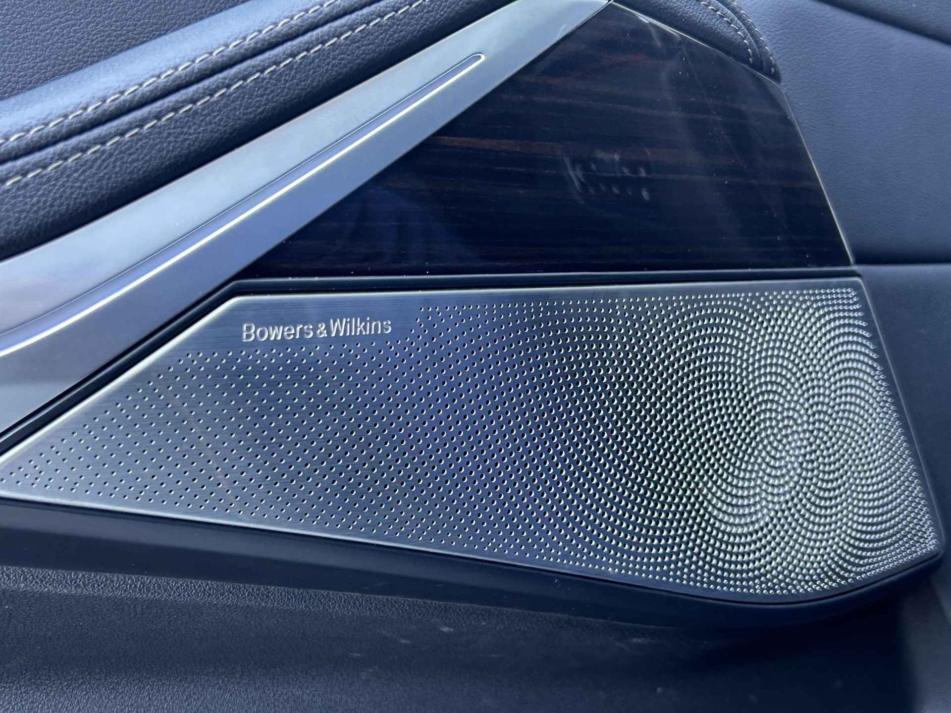 BMW X7 xDrive40i High Executive | Sky Lounge | Individual Uitgevoerd | 6-zitter | Bowers & Wilkins | Massagestoelen | Softclose | Stoelverwarming en verkoeling | Laserlicht | Trekhaak | 22'' | 360 camera | - 39/47