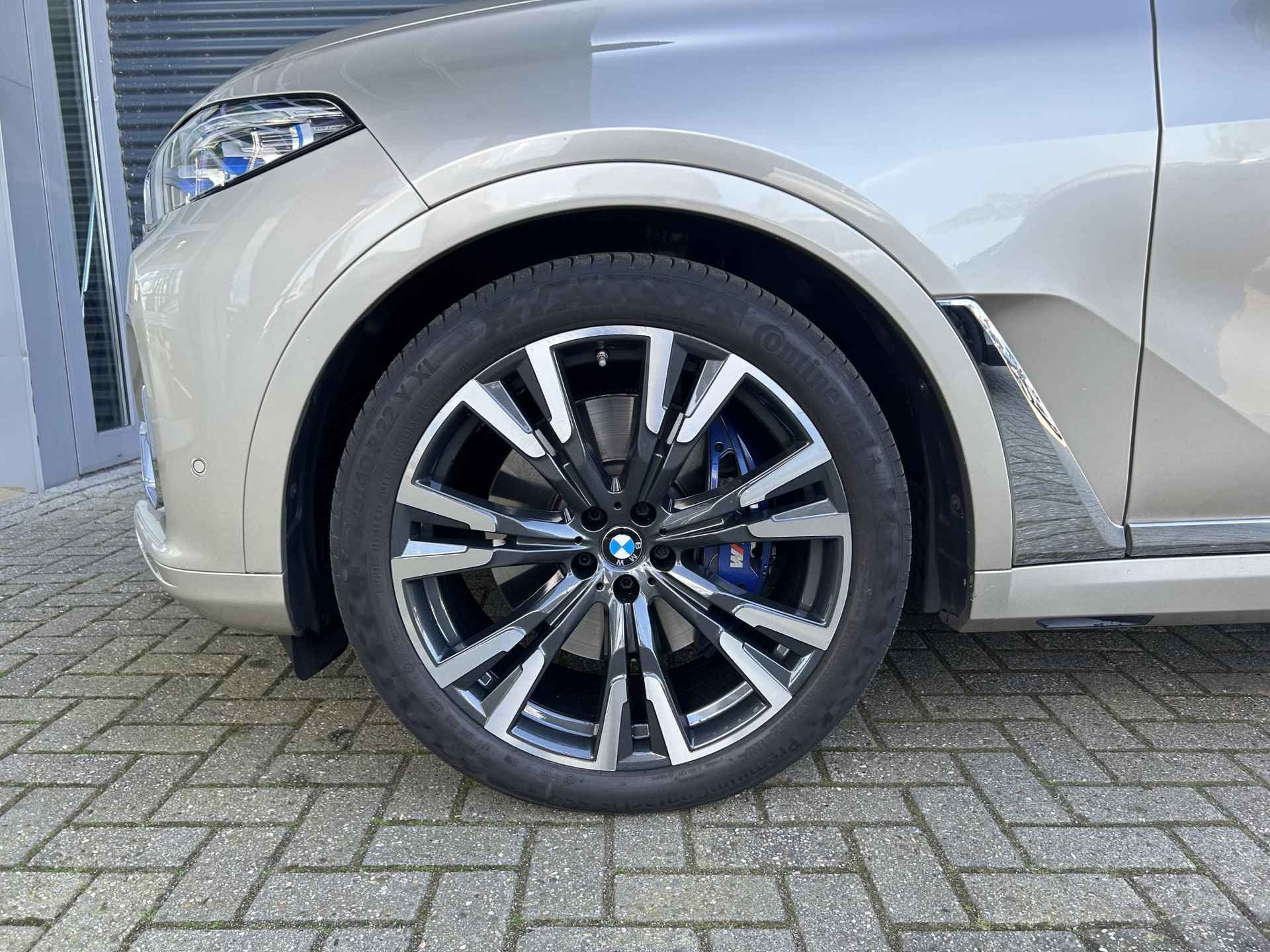 BMW X7 xDrive40i High Executive | Sky Lounge | Individual Uitgevoerd | 6-zitter | Bowers & Wilkins | Massagestoelen | Softclose | Stoelverwarming en verkoeling | Laserlicht | Trekhaak | 22'' | 360 camera | - 44/47