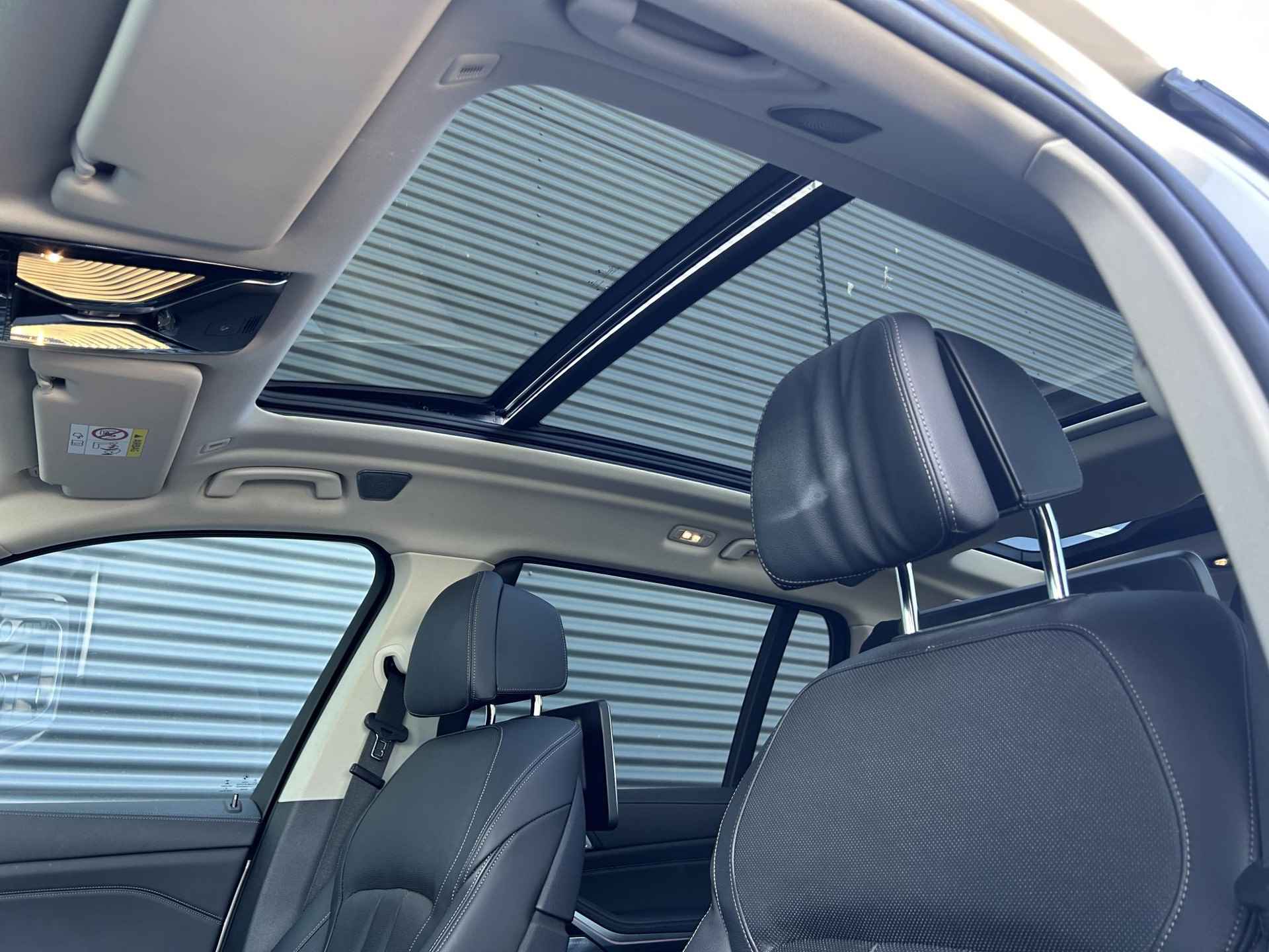 BMW X7 xDrive40i High Executive | Sky Lounge | Individual Uitgevoerd | 6-zitter | Bowers & Wilkins | Massagestoelen | Softclose | Stoelverwarming en verkoeling | Laserlicht | Trekhaak | 22'' | 360 camera | - 45/47