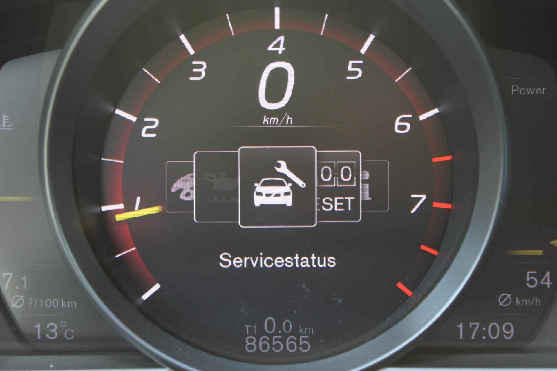Volvo V40 1.5 T3 Polar+ Sport, Panoramadak, Achteruitrijcamera, Harman/Kardon Premium Audio, Cruise Control, Stoelverwarming voorzijde, 17" Lichtmetalen velgen, Trekhaak Afneembaar, Parkeersensoren rondom, - 26/52
